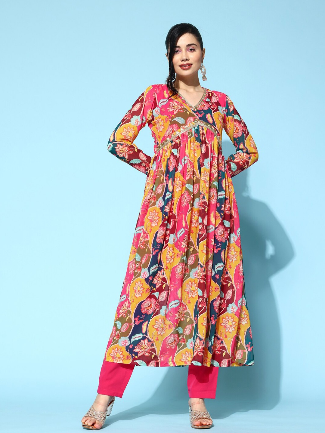 

Kvsfab Floral Printed V-Neck Sequinned Georgette Kurta with Trousers, Pink