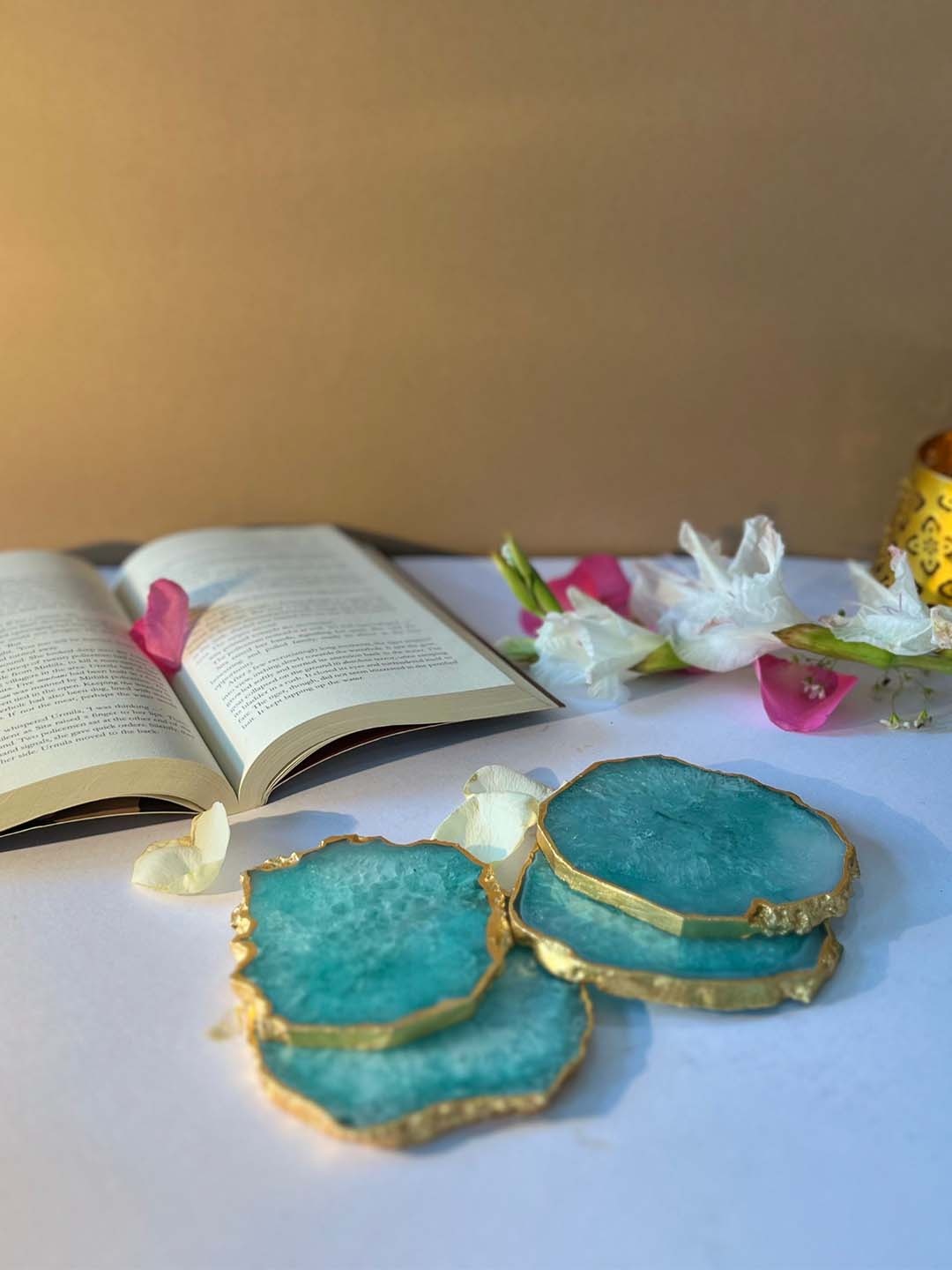 

HOMEARTE Green & Gold Toned 4 Pieces Round Agate Stone Coasters