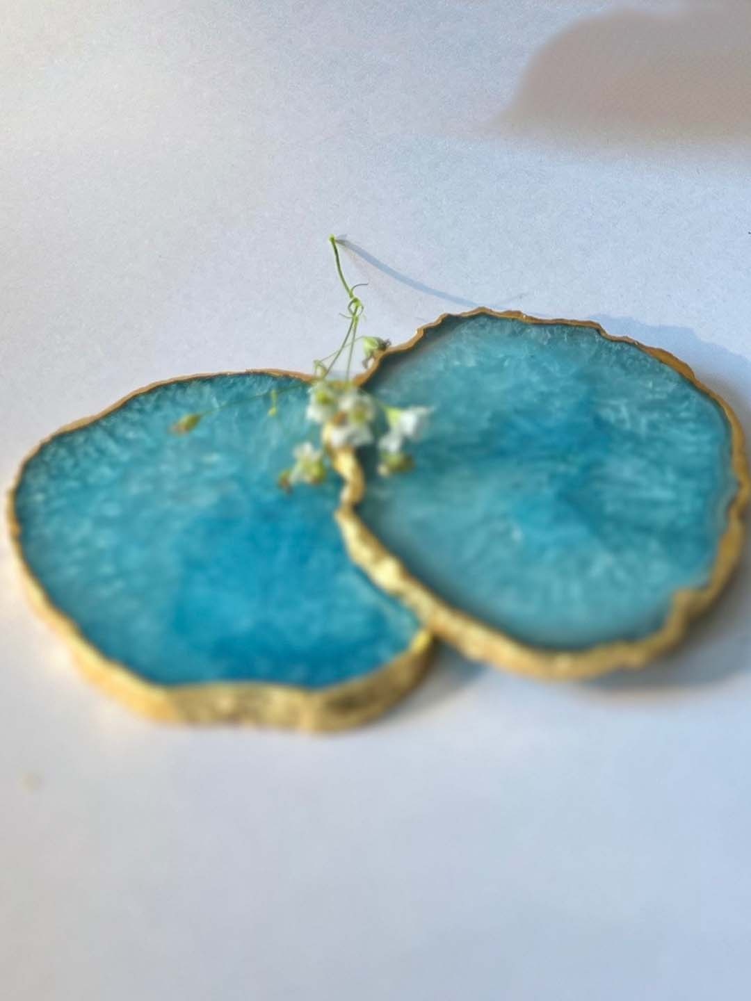 

HOMEARTE Turquoise Blue & Gold Toned 2 Pieces Agate Stone Coasters