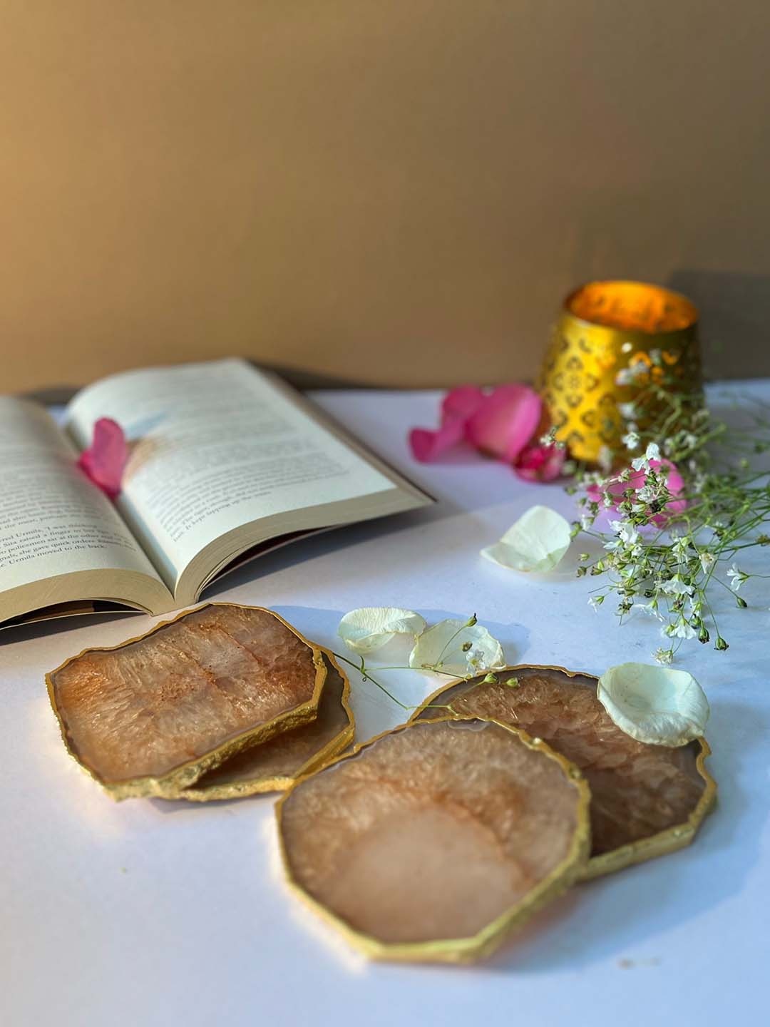 

HOMEARTE Brown & Gold Toned 4 Pieces Crystal Agate Stone Round Coasters