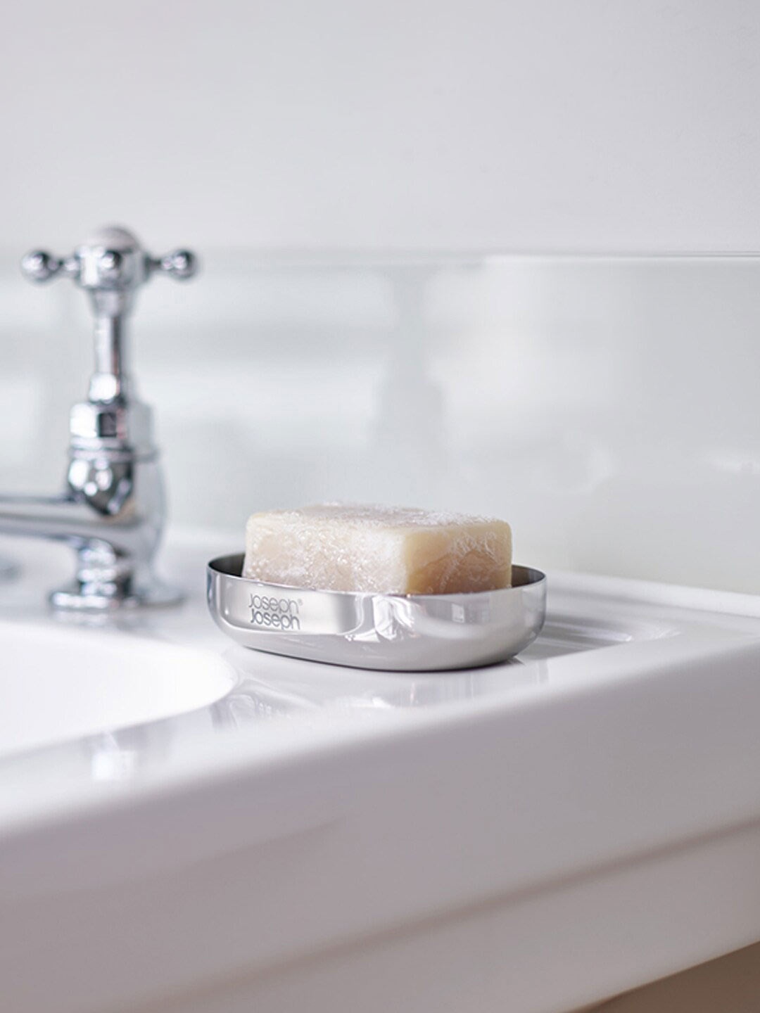 

Joseph Joseph Stainless Steel Glossy Soap Dish