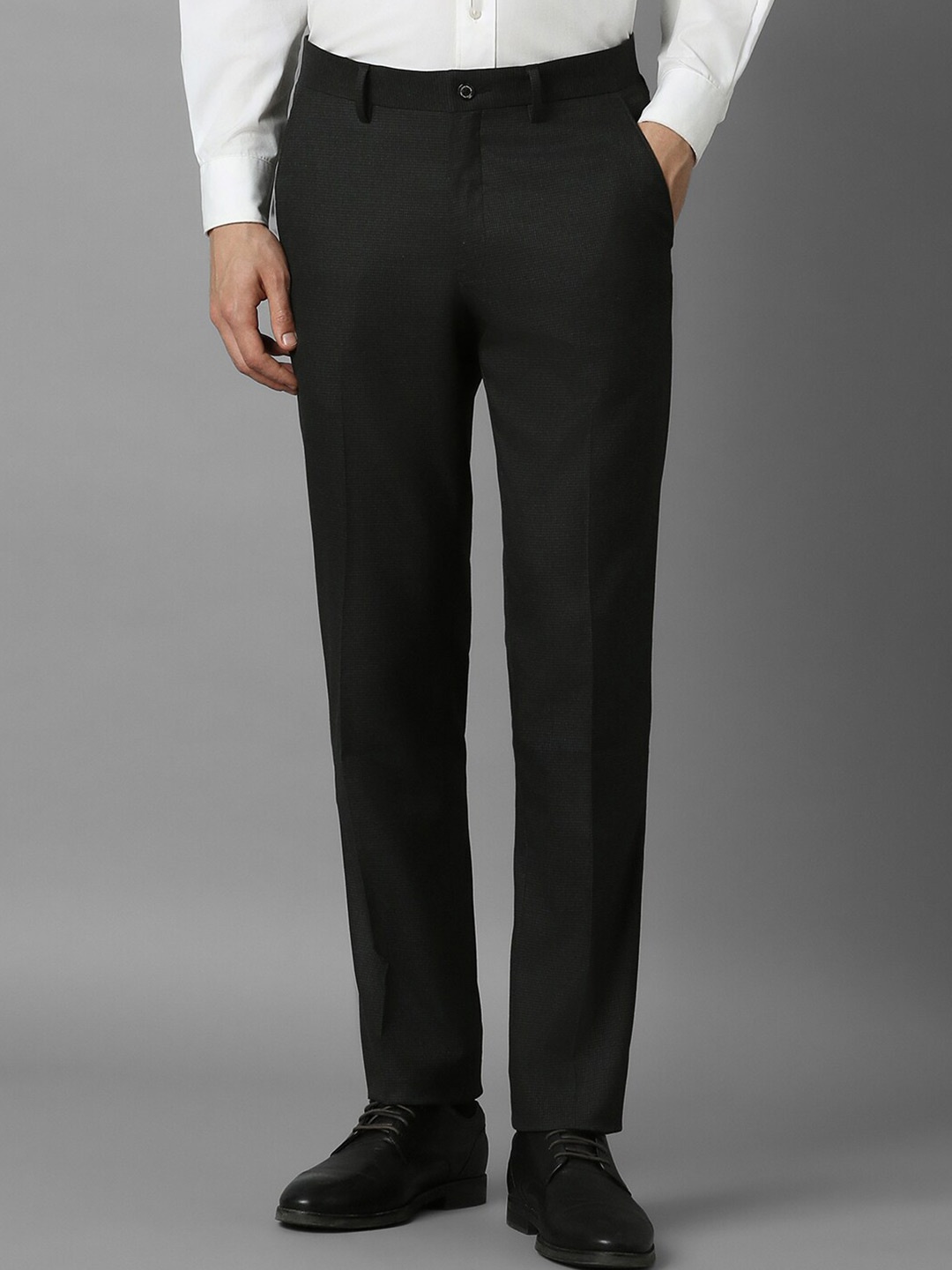 

Louis Philippe Men Slim Fit Formal Trousers, Black