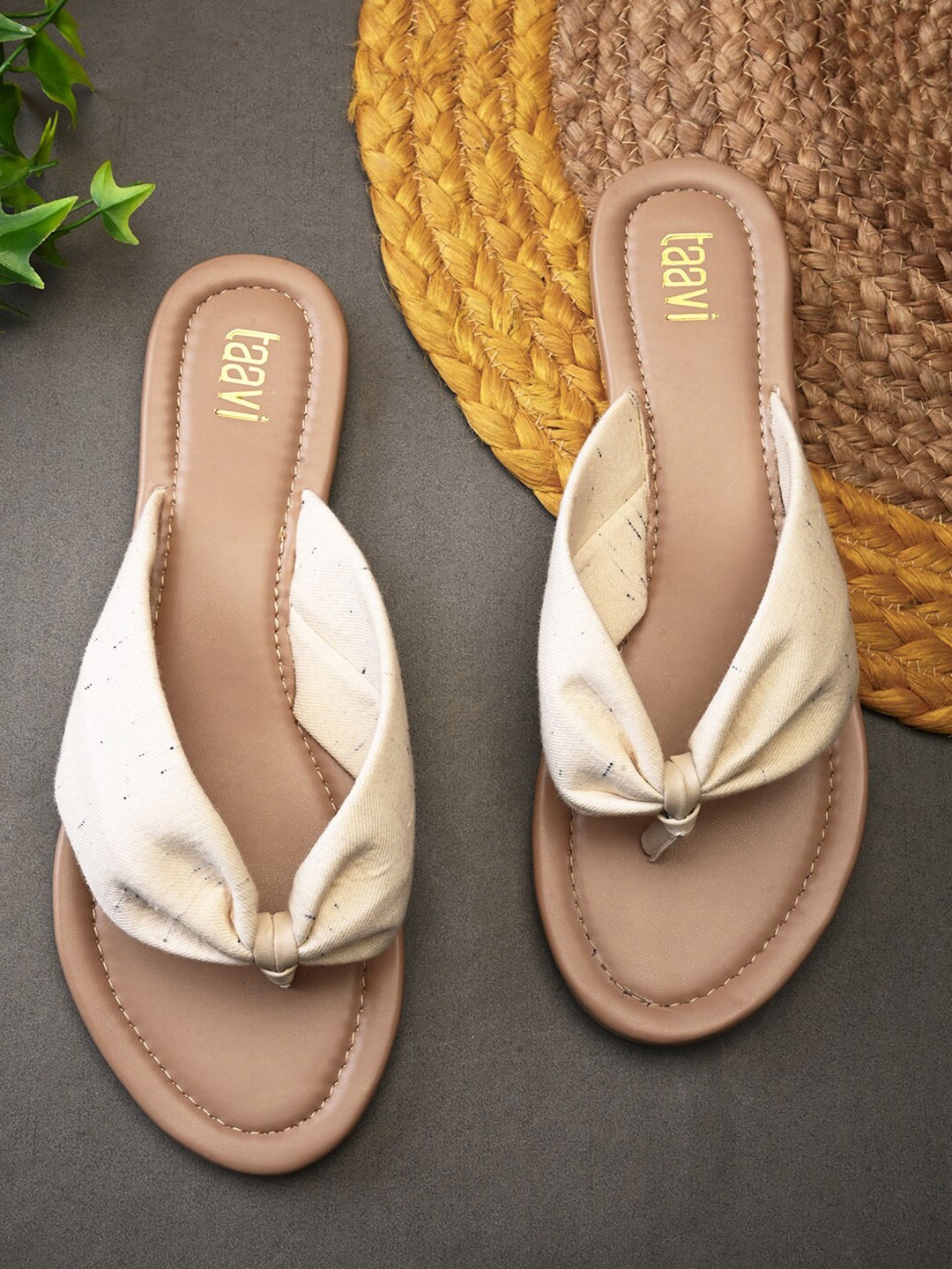 

Taavi Open Toe Flats, Off white