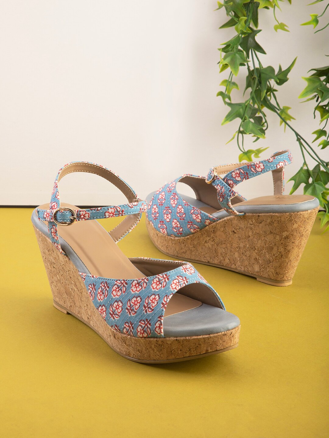 

Taavi Printed Open Toe Wedge Heels, Blue