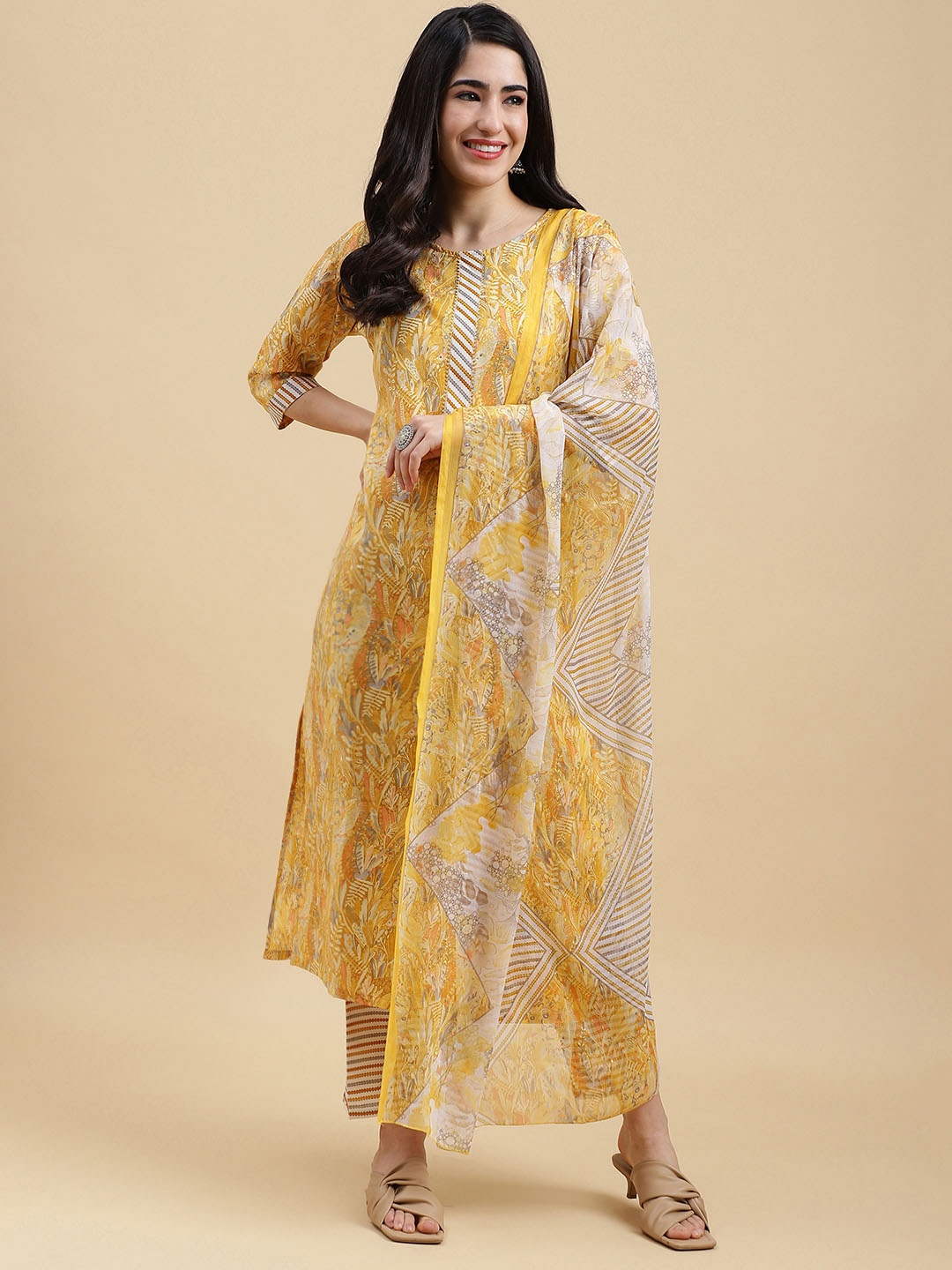 

MOKOSH Floral Printed Kurta With Trousers & Dupatta, Lavender