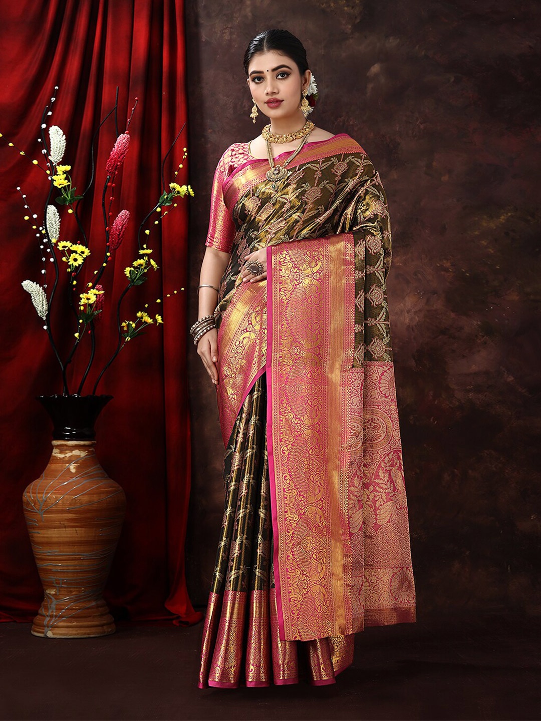 

JUST FASHION Woven Design Zari Kanjeevaram Saree, Black