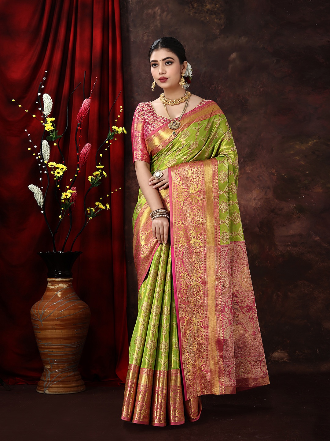 

JUST FASHION Woven Design Zari Kanjeevaram Saree, Lime green