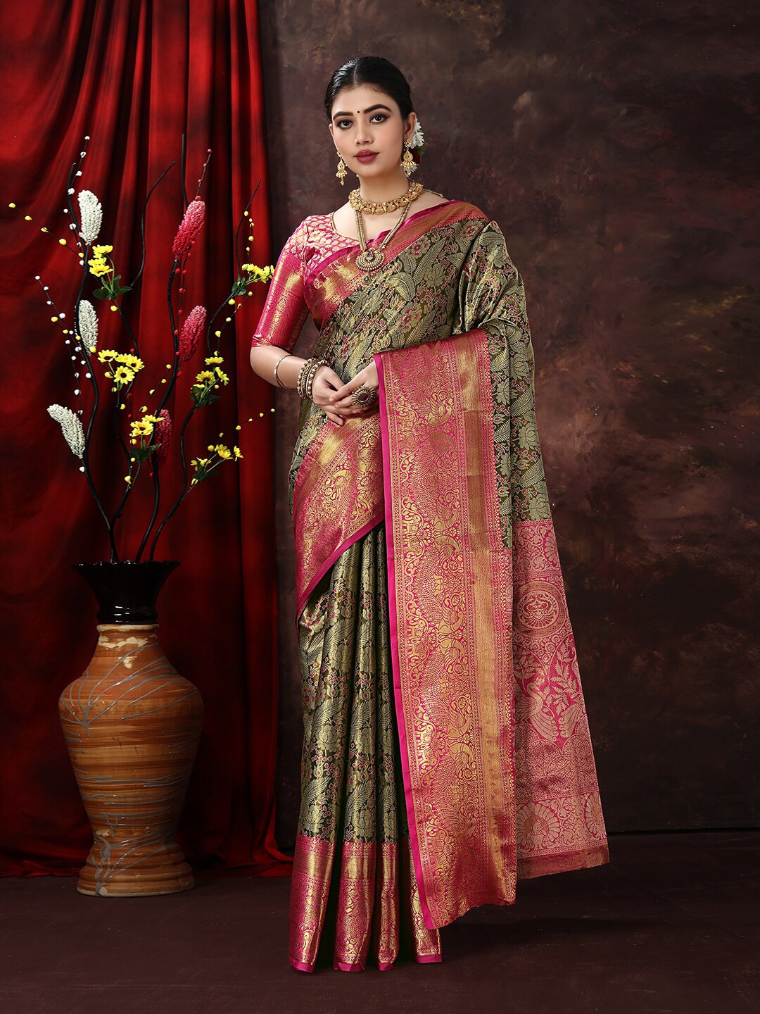 

JUST FASHION Woven Design Zari Kanjeevaram Saree, Black