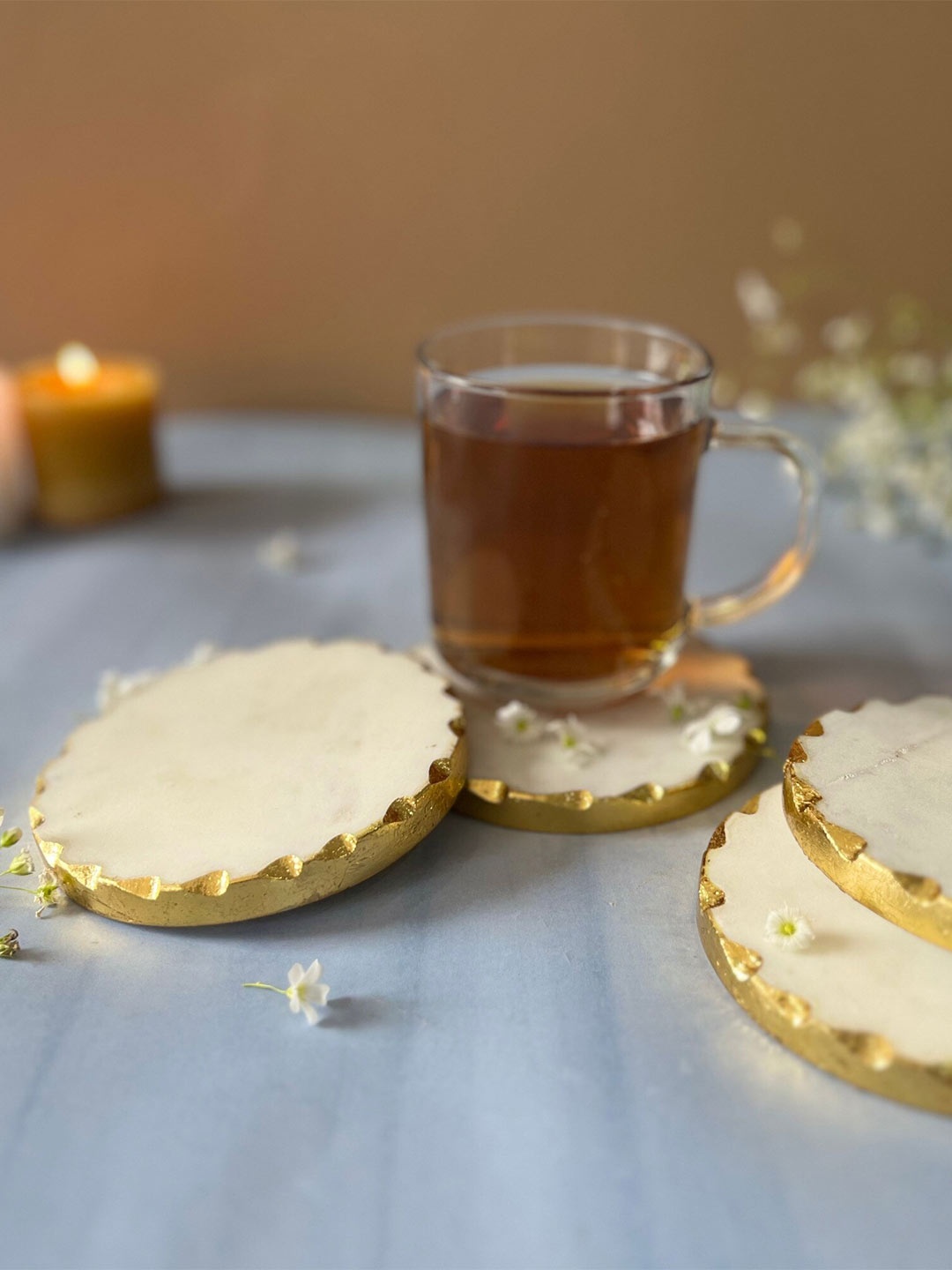 

HOMEARTE White 4 Pieces Textured Round Marble Coasters