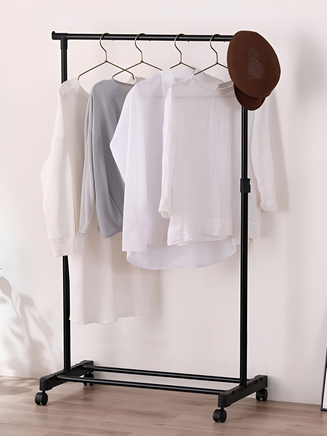 

LUXEHOME INTERNATIONAL Black Regular Garment Rack Organisers