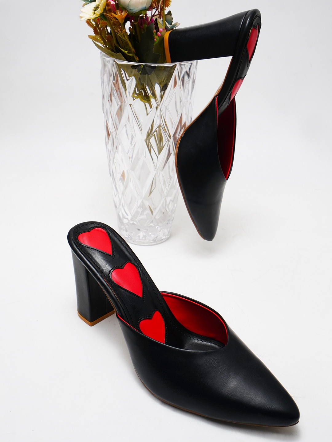 

THE WHITE POLE Pointed Toe Block Heeled Pumps, Black