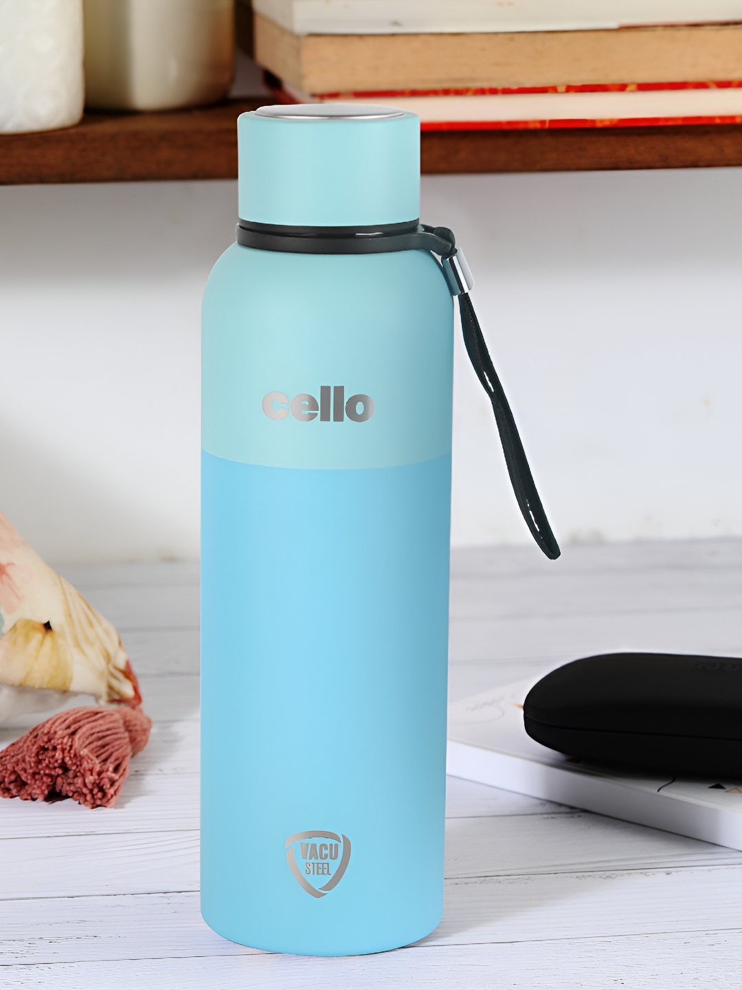 

Cello Blue Colourblocked Stainless Steel Vacuum Insulated Water Bottle 750 ml