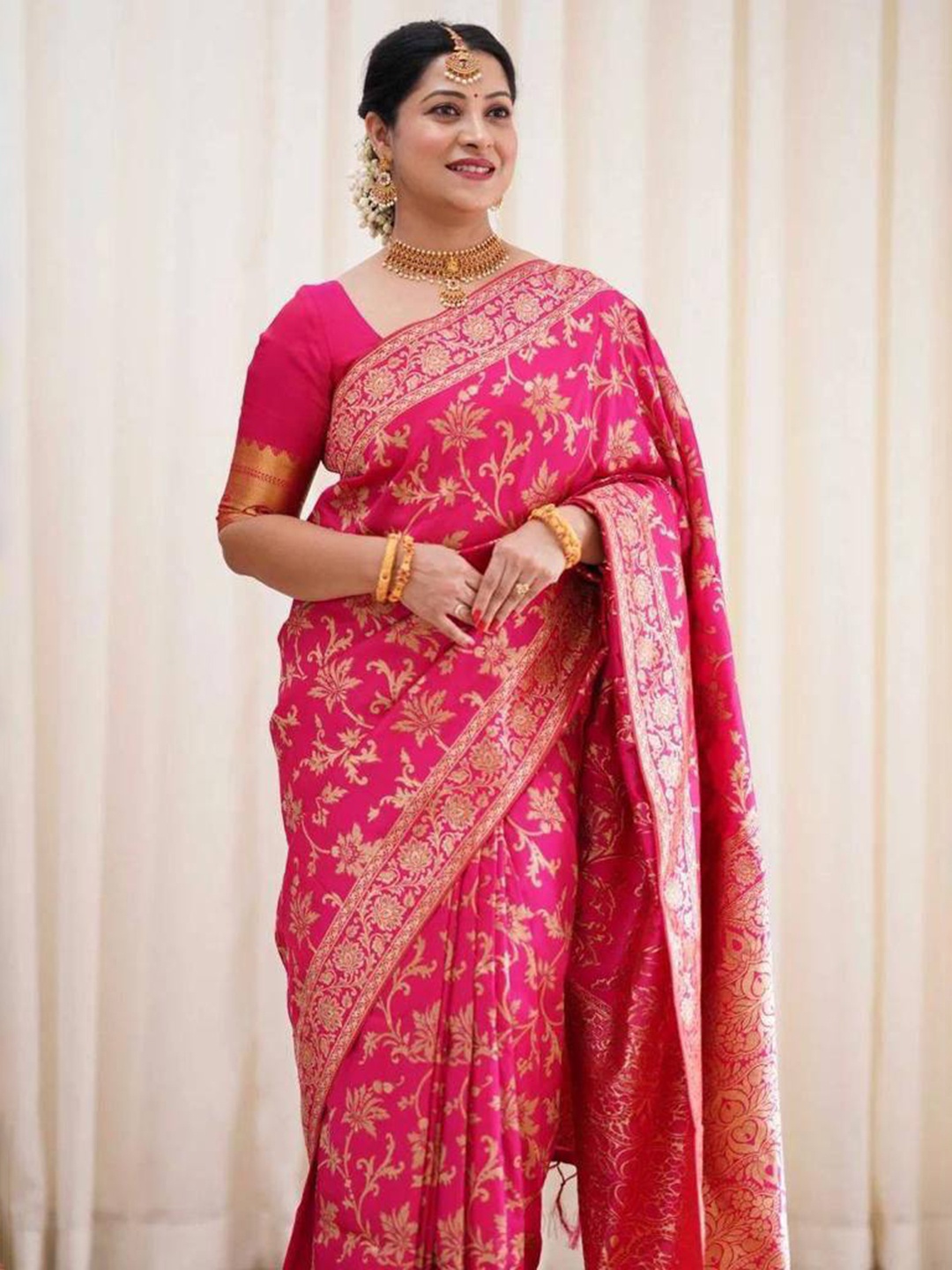 

AVANSHEE Floral Woven Design Zari Banarasi Saree, Pink