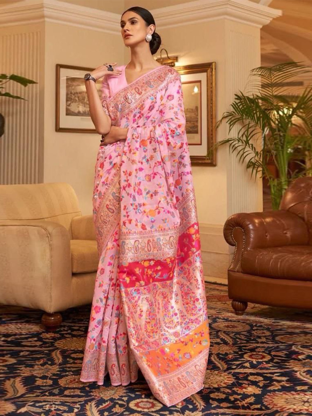 

AVANSHEE Floral Woven Design Zari Kanjeevaram Saree, Pink