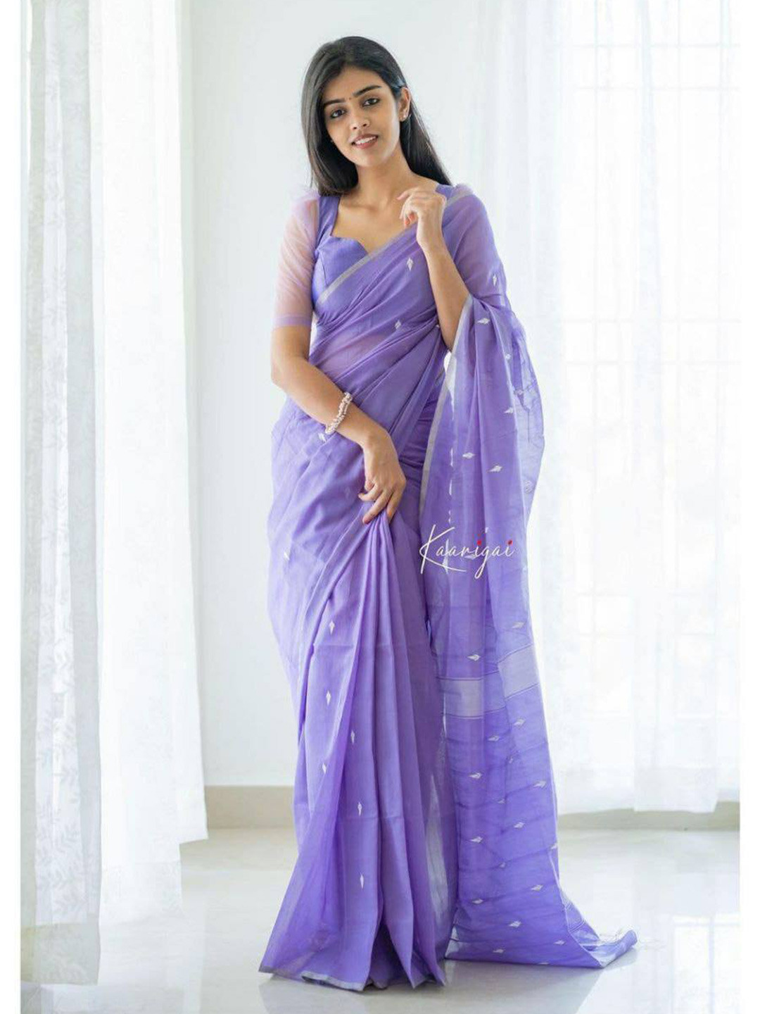 

AVANSHEE Ethnic Motifs Woven Design Silk Cotton Banarasi Saree, Purple