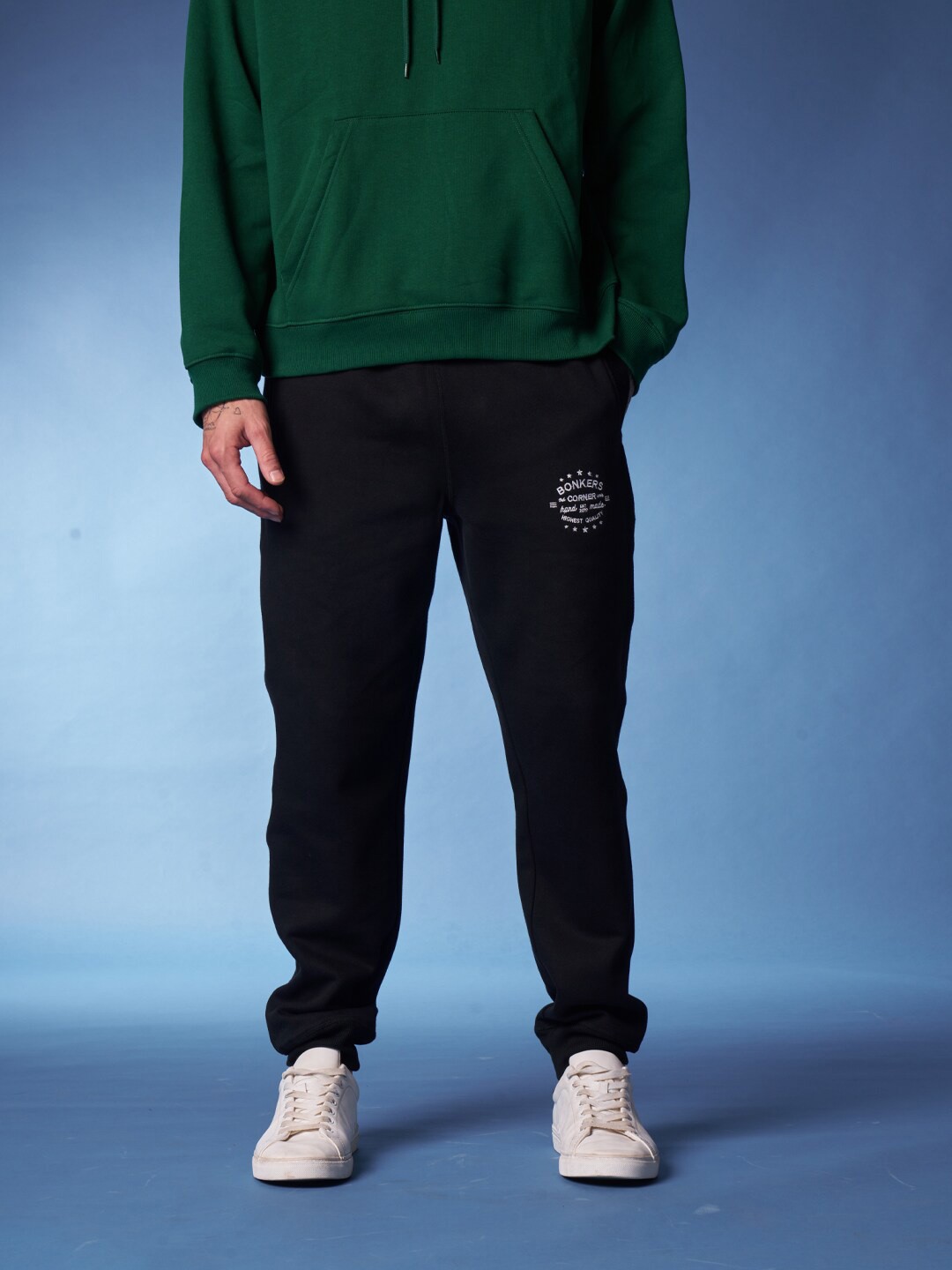 Bonkers Corner Men Mid Rise Heavyweight Jogger, Black