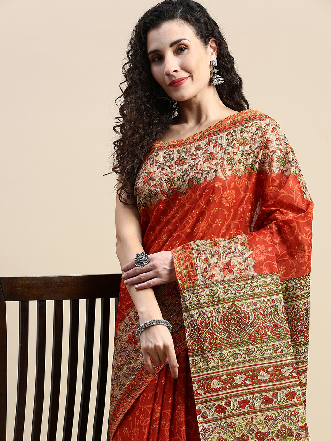 

SHANVIKA Floral Pure Cotton Saree, Red