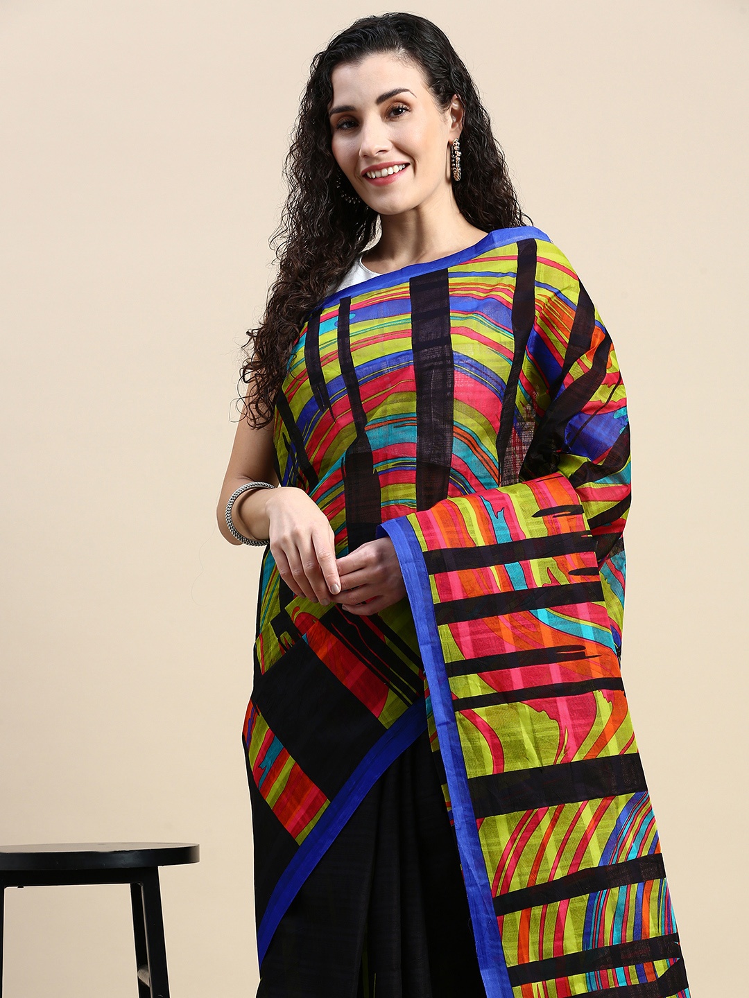 

SHANVIKA Printed Pure Cotton Saree, Black