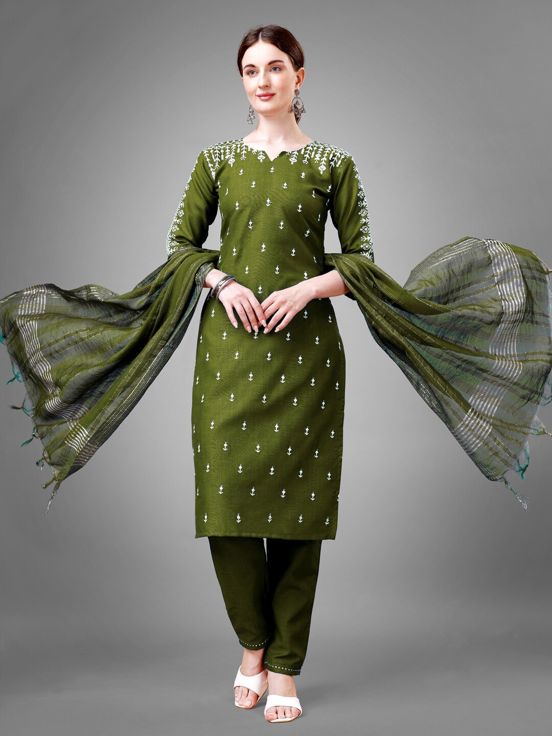 

ARADHNA Embroidered Regular Thread Work Straight Kurta with Trousers & Dupatta, Green