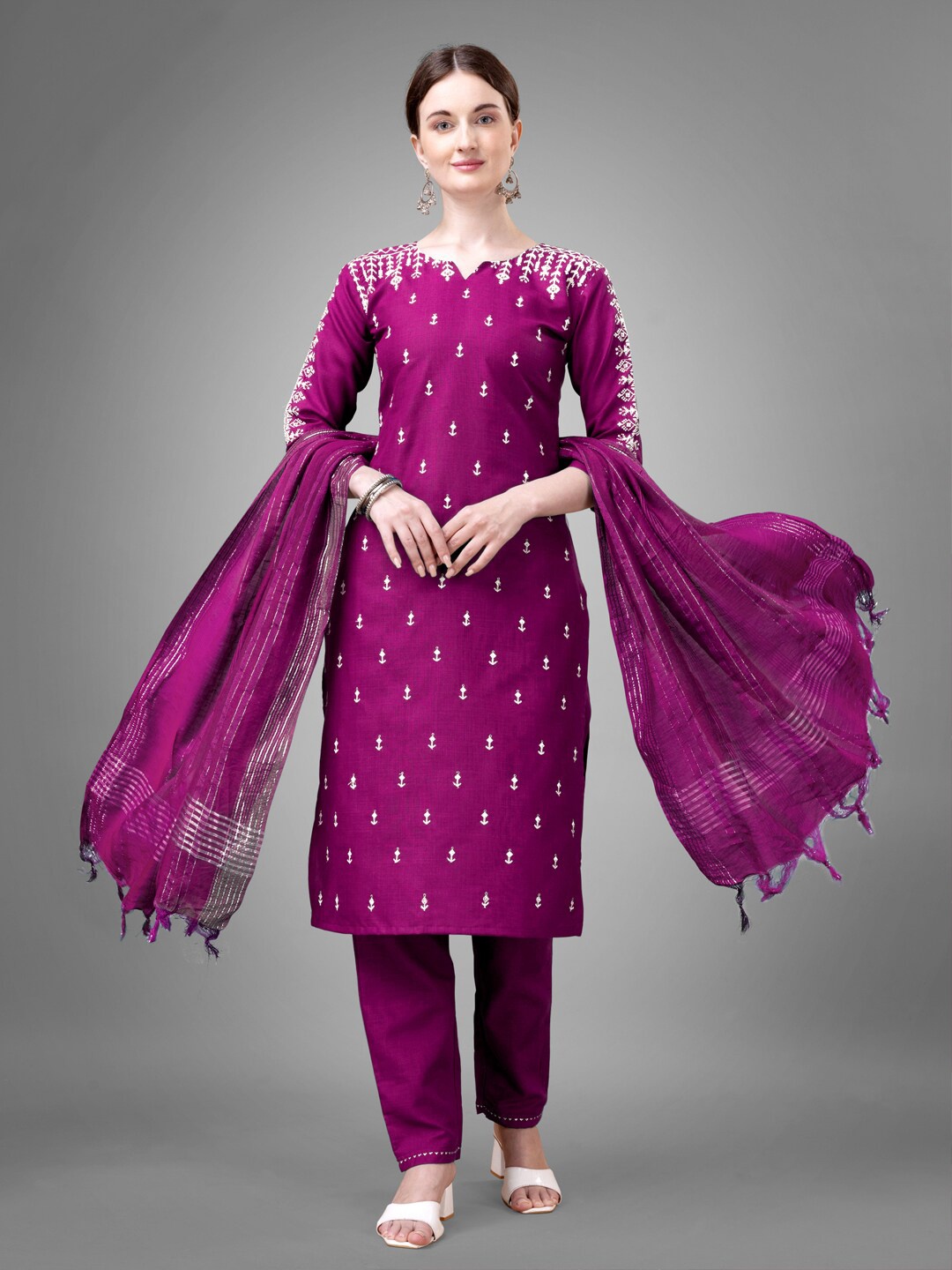 

ARADHNA Ethnic Motifs Embroidered Straight Kurta with Churidar & Dupatta, Purple