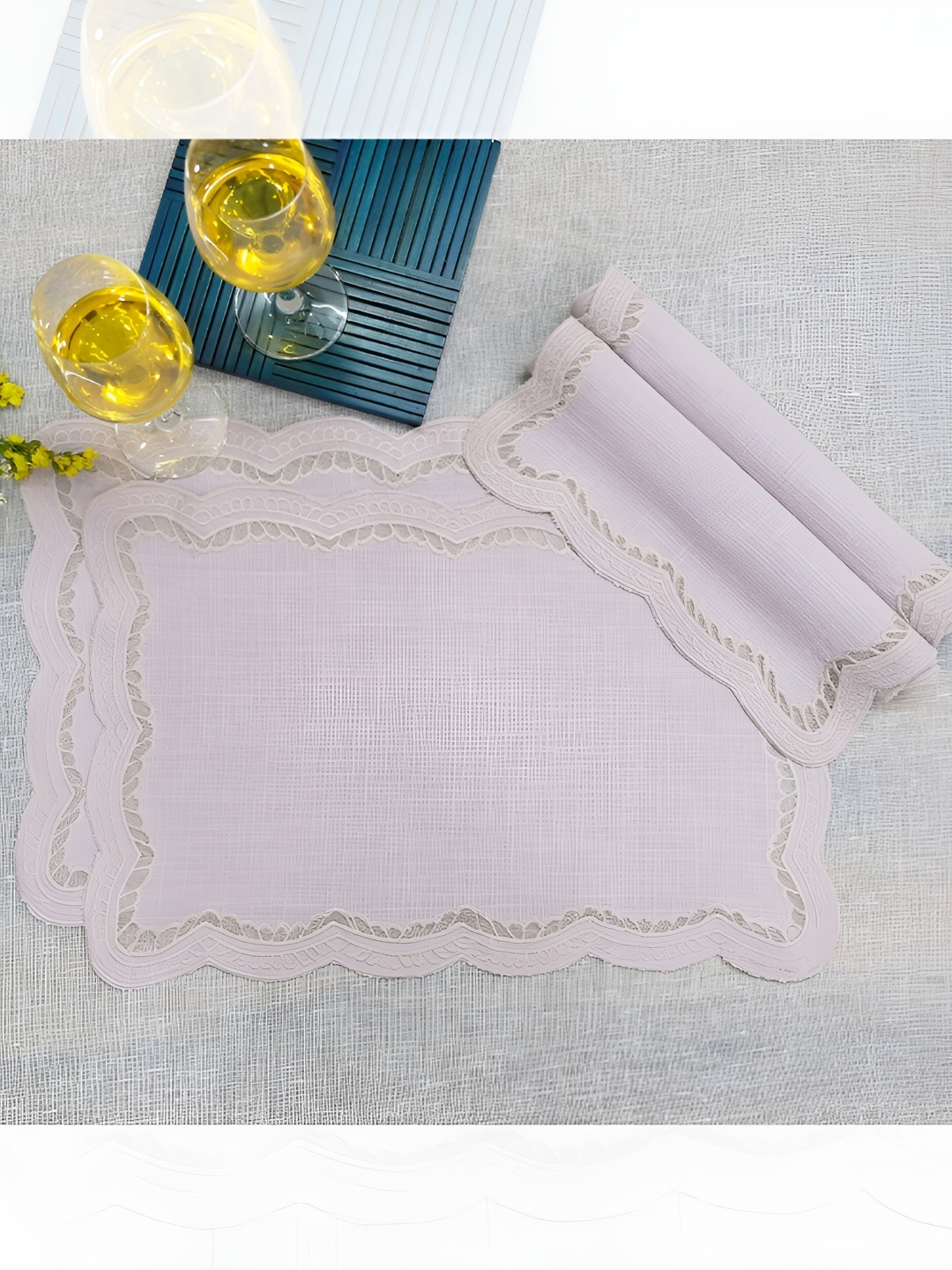 

DESIGN GAATHA Pink $ Pieces Cutwork Embroidered Cotton Table Placemats