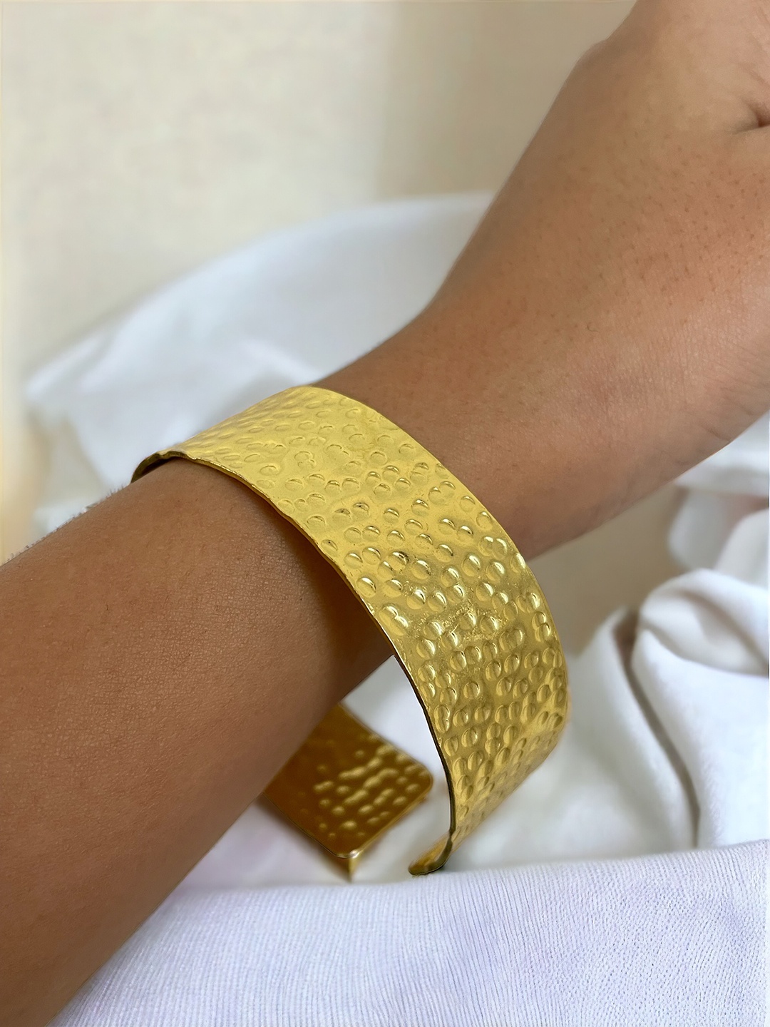 

ISHKAARA Gold-Plated Cuff Bracelet