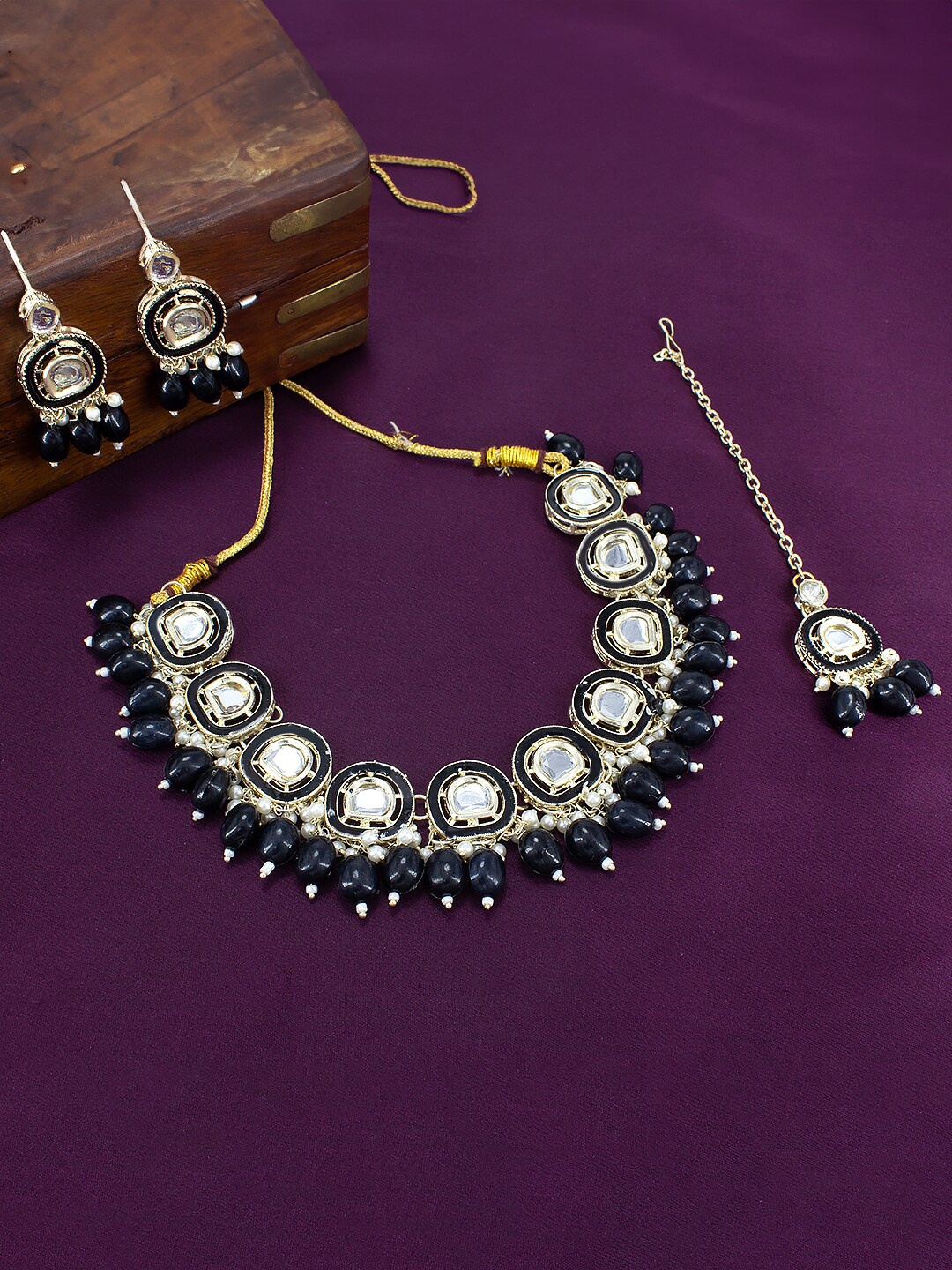 

PRIVIU Kundan Stone Studded & Beaded Jewellery Set, Black