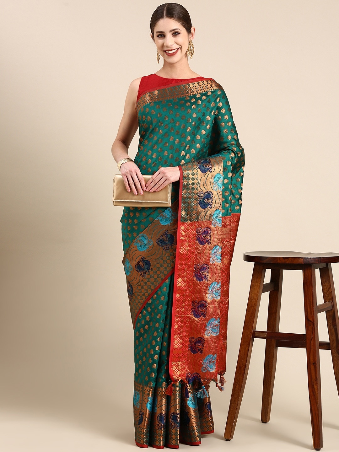 

NOISE Woven Design Zari Silk Blend Banarasi Saree with Tassels, Olive