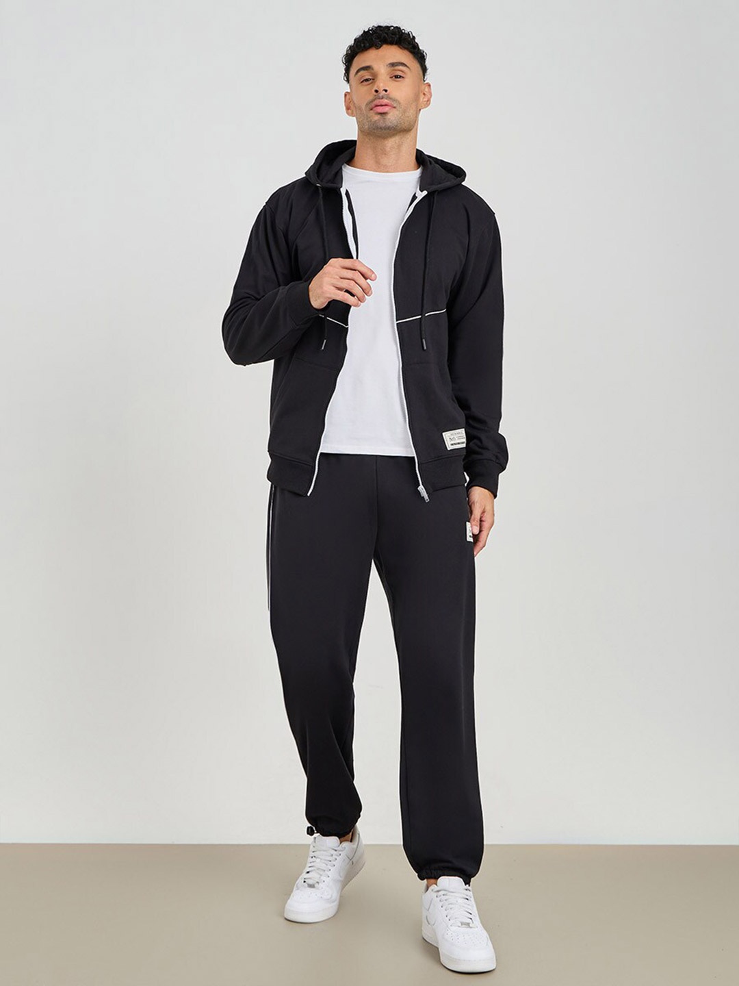 

Styli Men Black Contrast Piping Detail Zip Through Fleece Tracksuit
