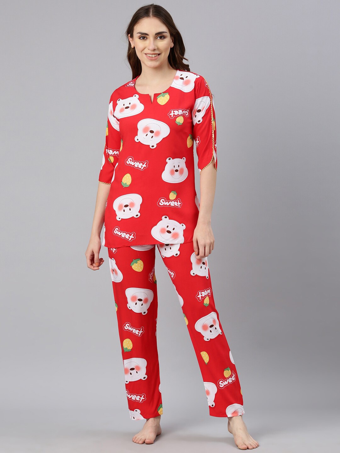 

GOLDSTROMS Graphic Printed Night suit, Red