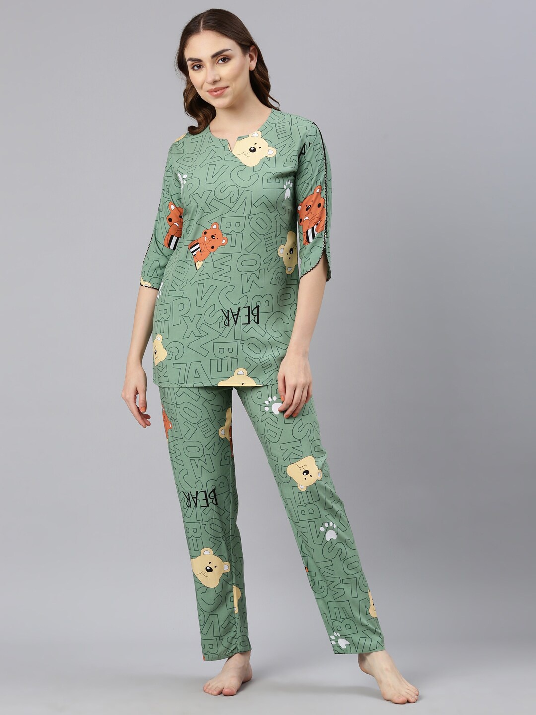 

GOLDSTROMS Typography Printed Top With Trouser, Green