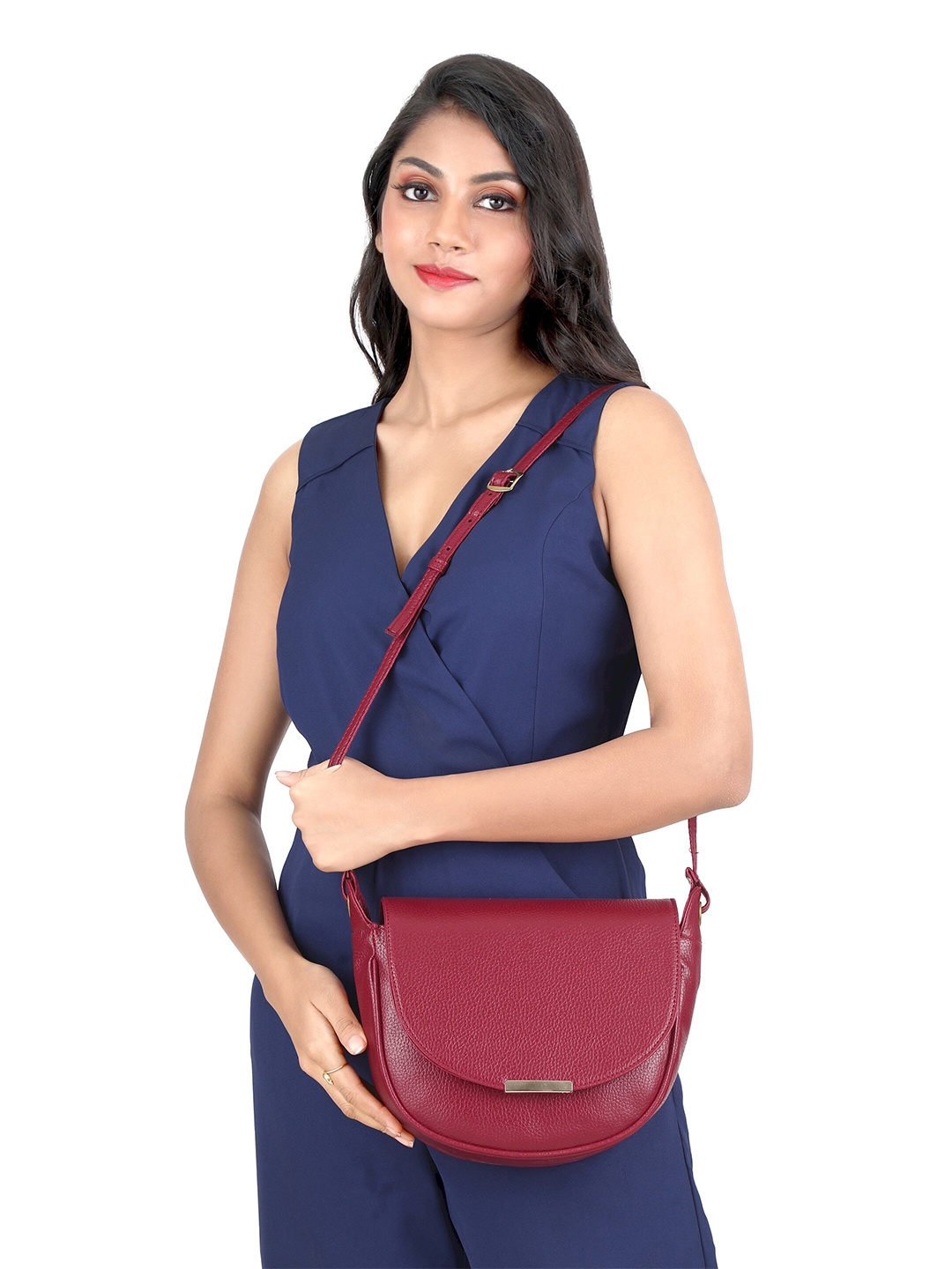 

Mast & Harbour Structured Sling Bag, Red