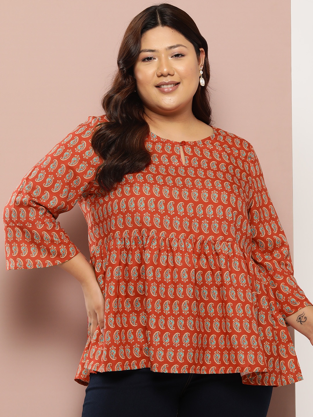 

Sztori Plus Size Paisley Printed Pleated Kurti, Red