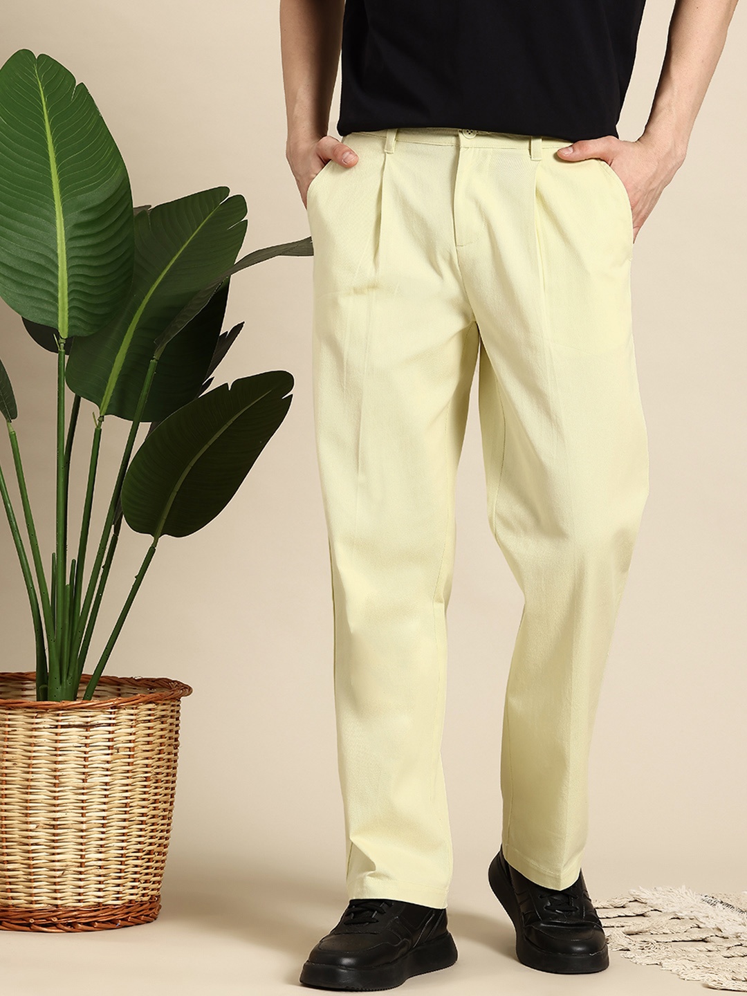 

Mast & Harbour Men Pleated Trousers, Green