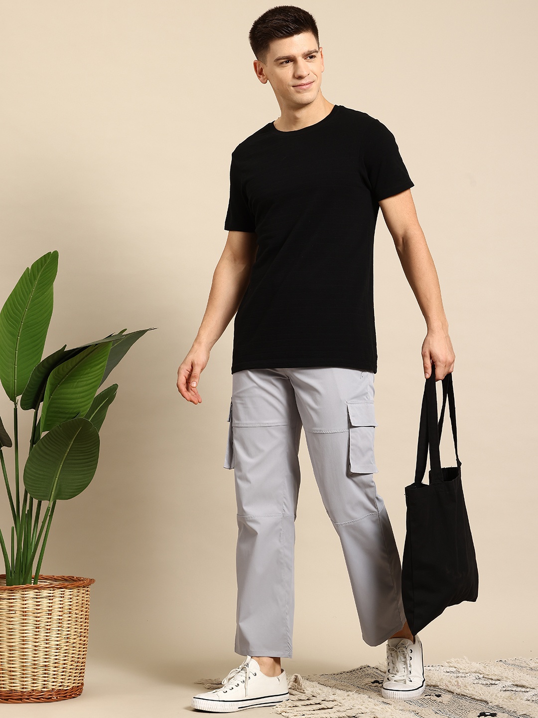 

Mast & Harbour Men Regular Fit Cargos, Grey