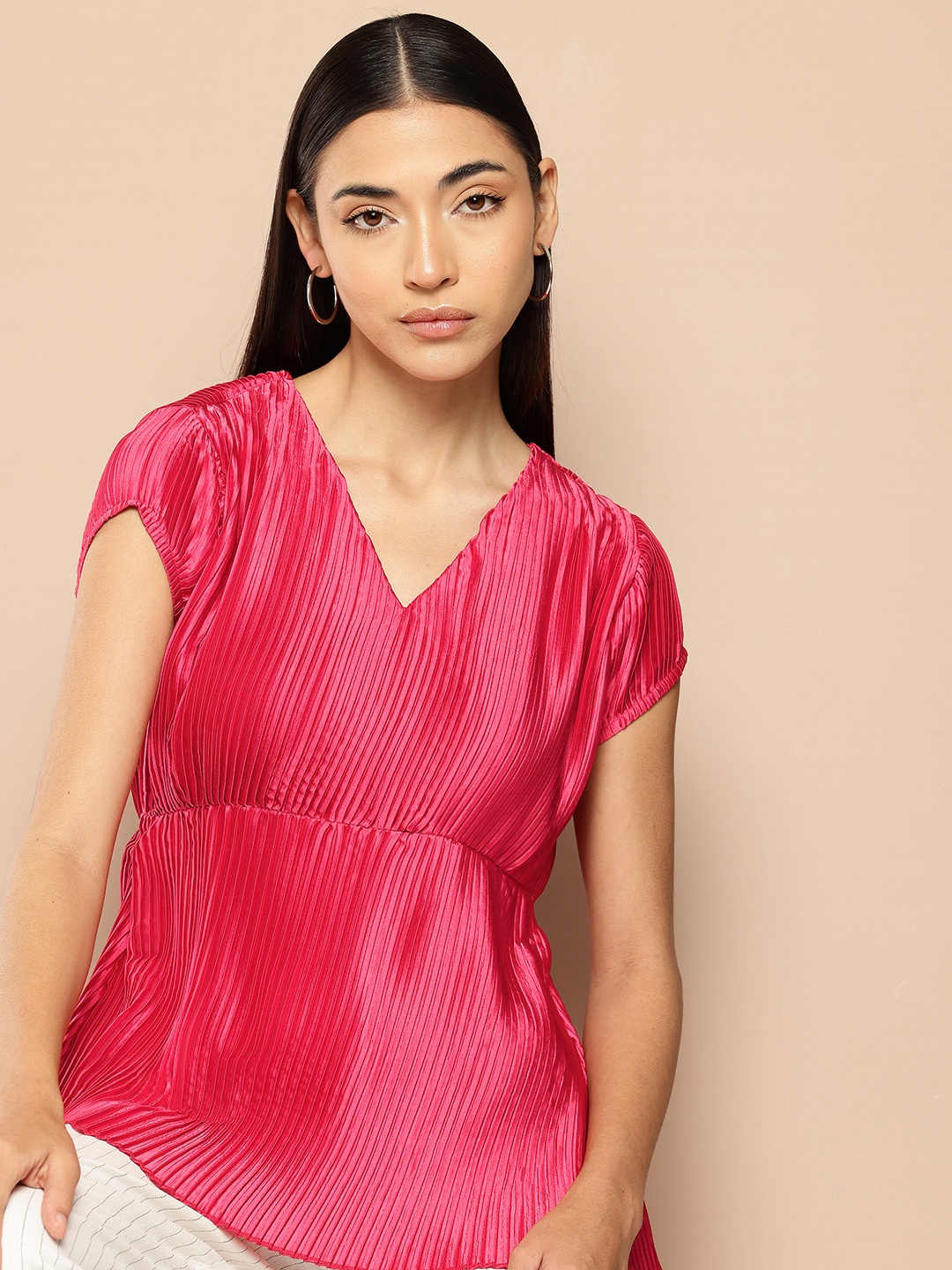 

Chemistry Extended Sleeves Satin-Finish Pleated Top, Fuchsia