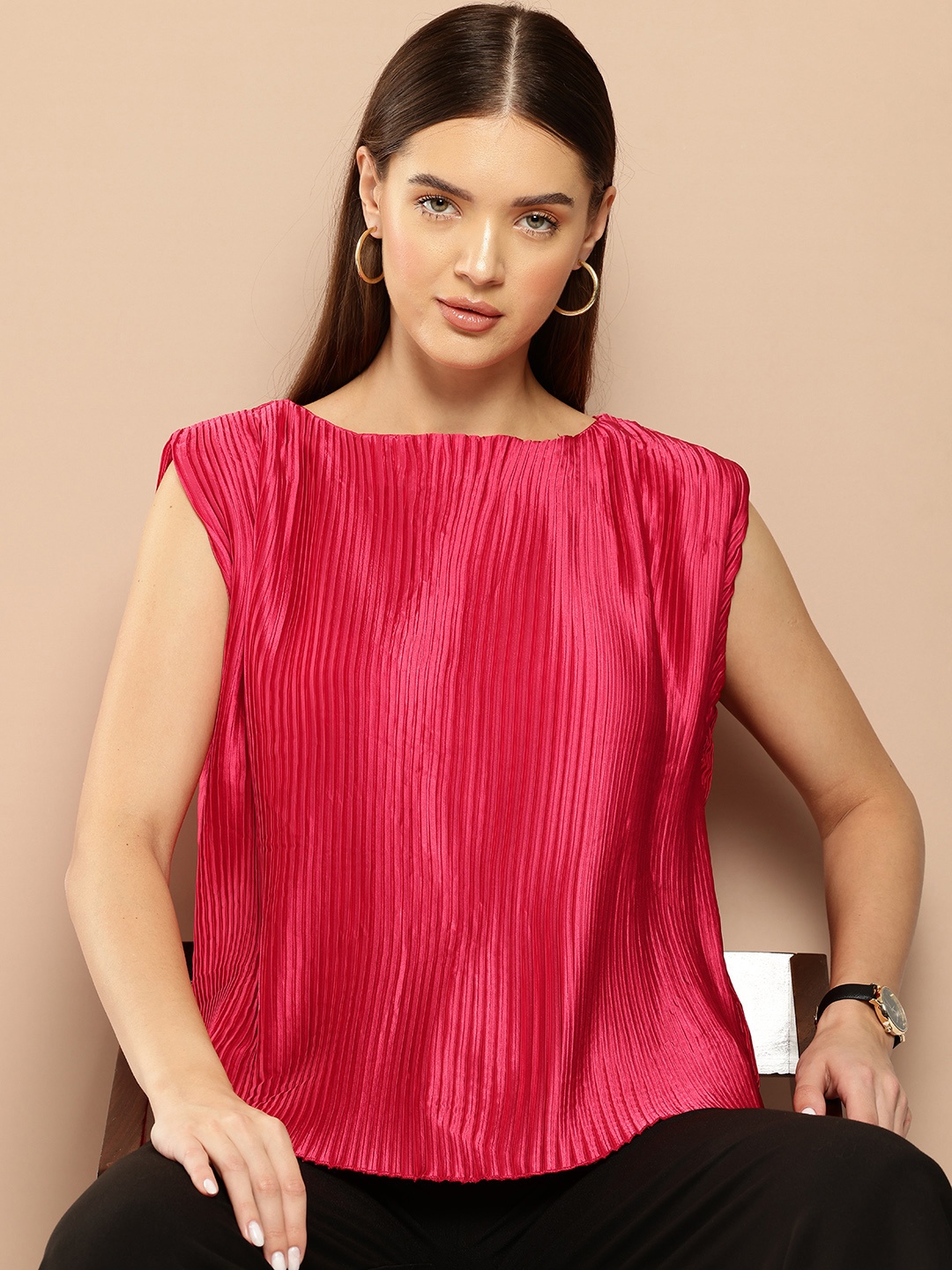 

Chemistry Extended Sleeves Accordion Pleated Top, Red