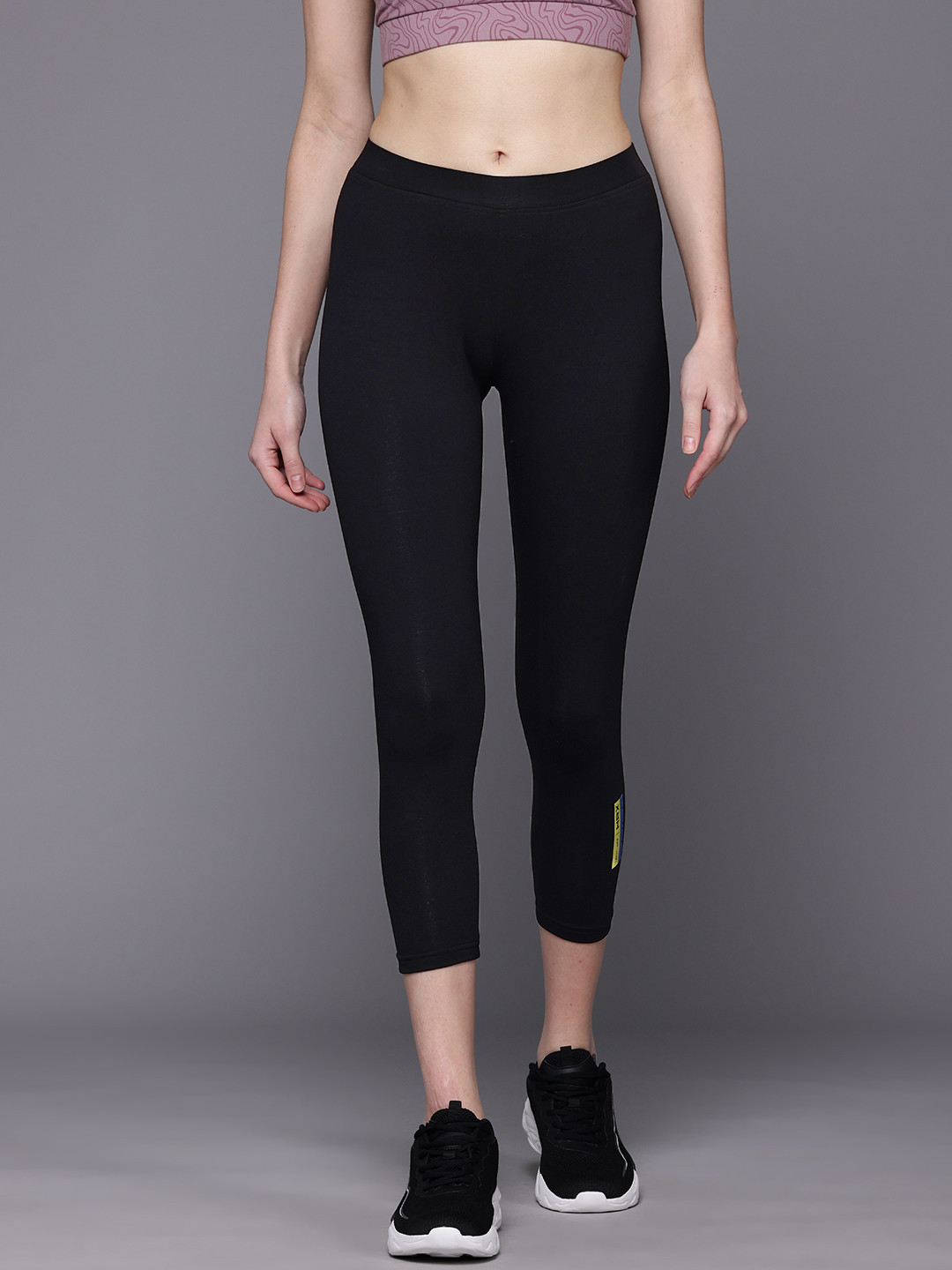 

HRX by Hrithik Roshan Women Three-Fourth Length Lifestyle Tights, Black