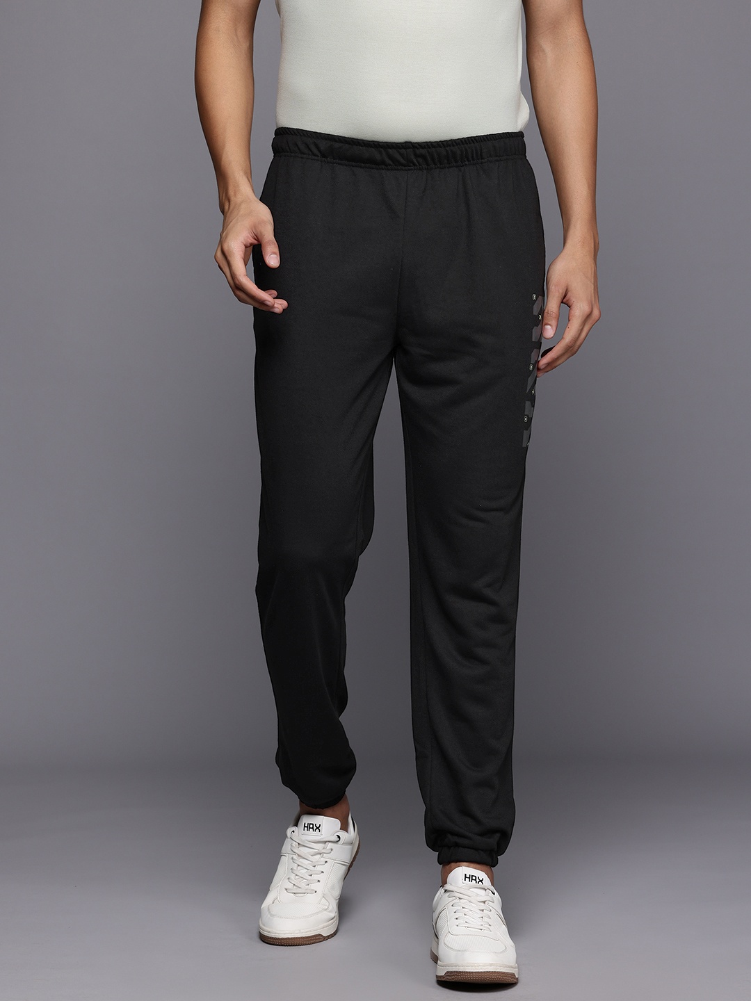 

HRX by Hrithik Roshan Men Regular Fit Casual Joggers, Black
