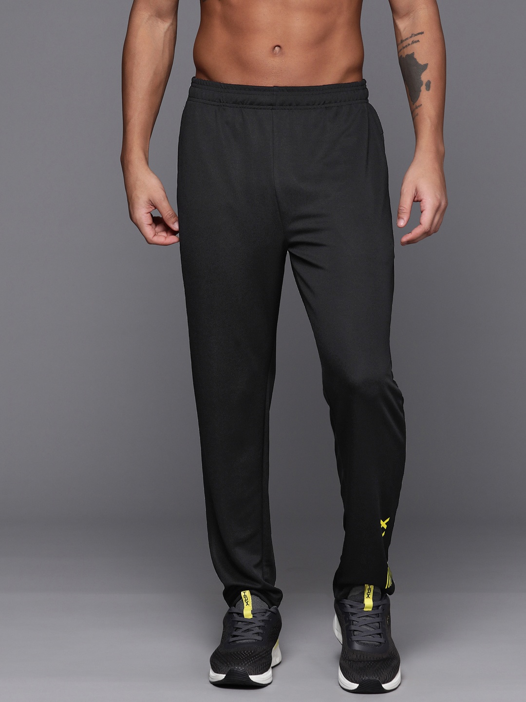 

HRX by Hrithik Roshan Men Rapid Dry Training Joggers, Black