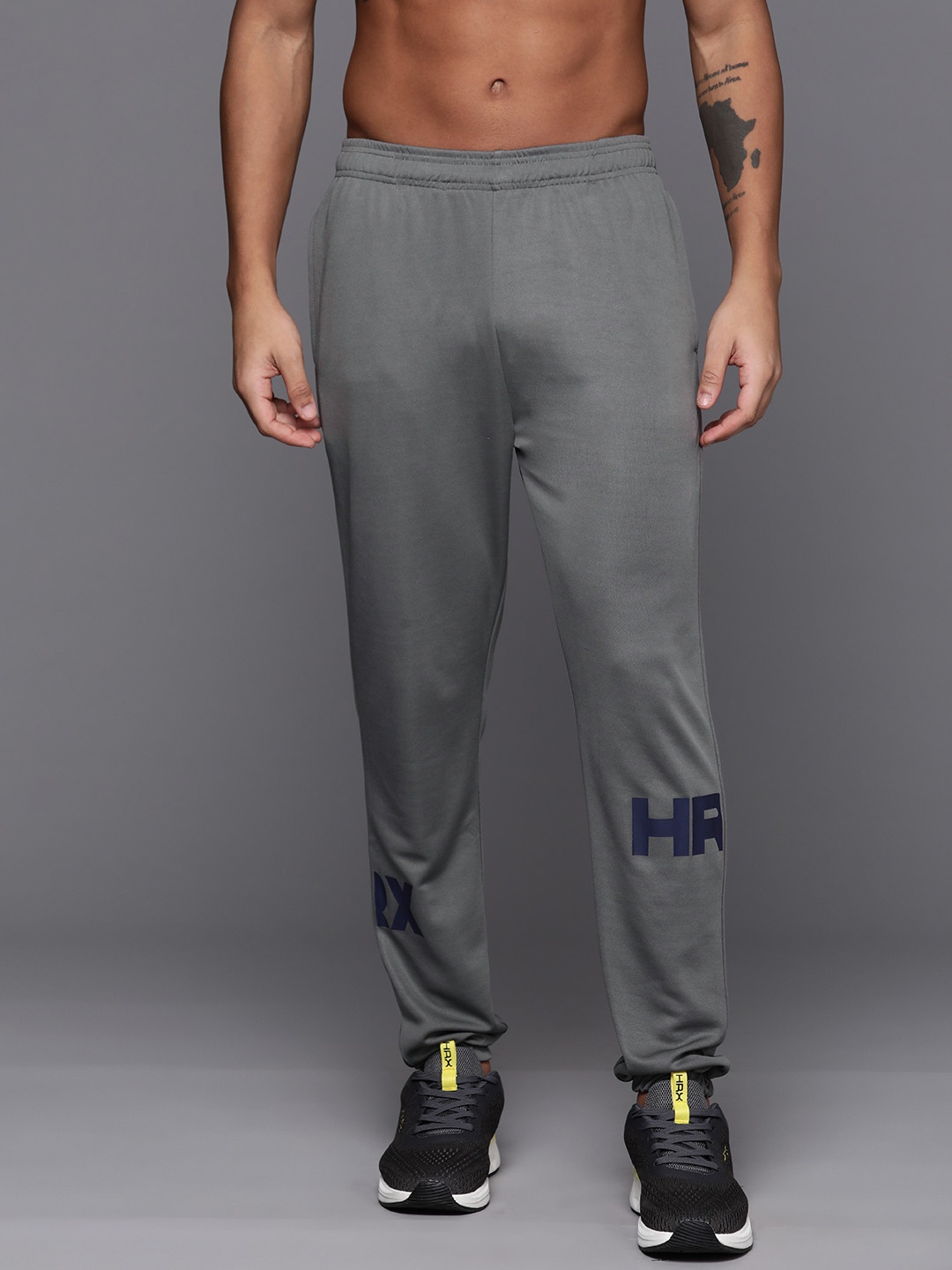 

HRX by Hrithik Roshan Men Rapid Dry Training Joggers, Grey