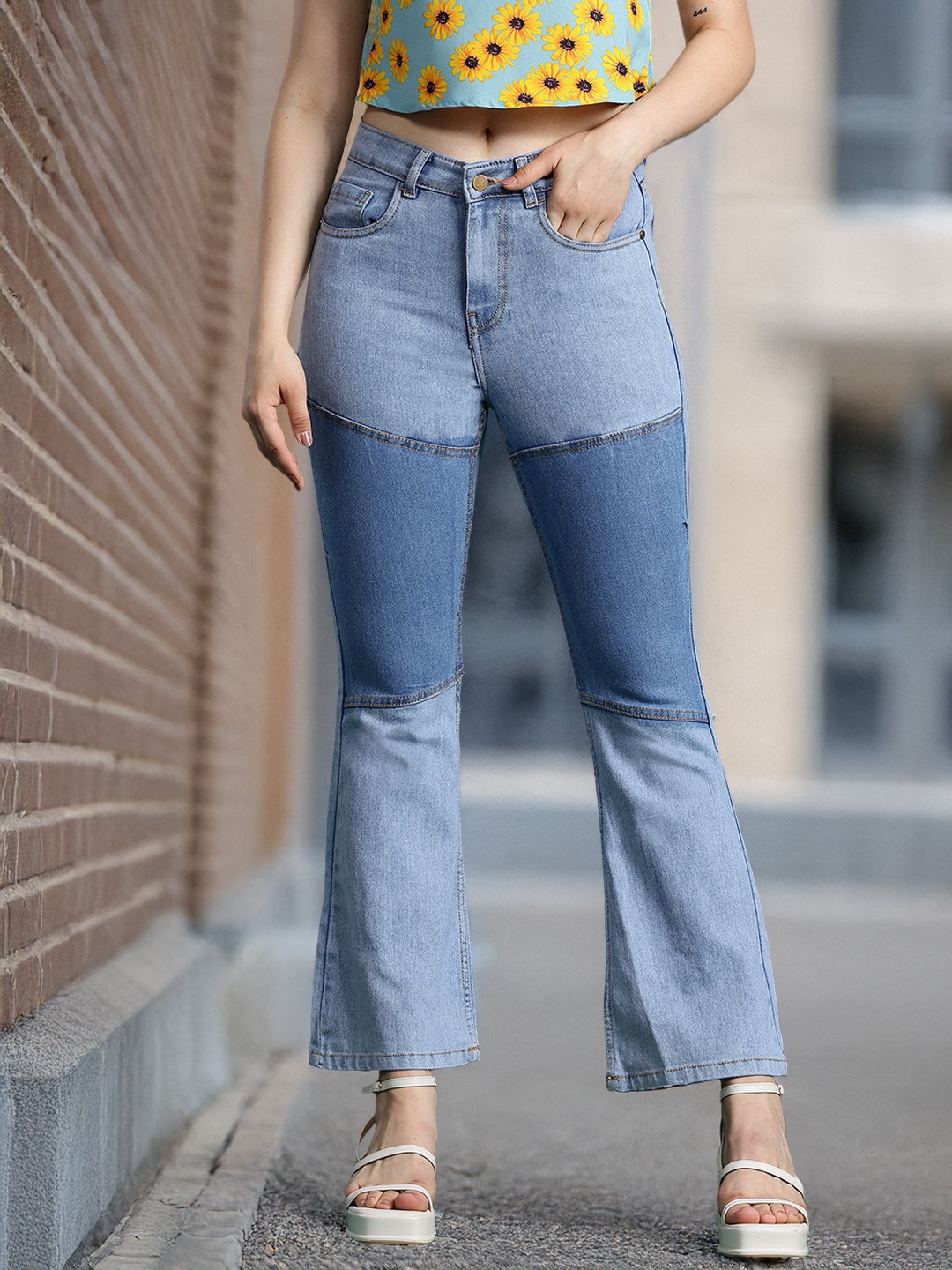 

DressBerry Women Patch Detail Slim Flared Fit Stretchable Jeans, Blue