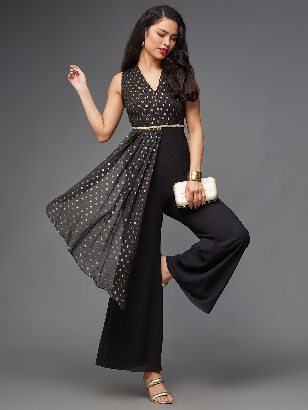 

Miss Chase Floral Printed V-Neck Basic Jumpsuit, Black