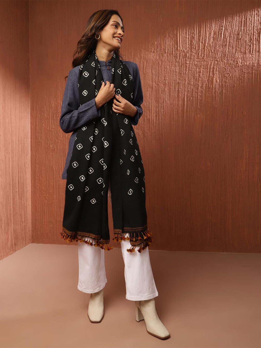 

Fabindia Geometric Printed Woolen Shawl, Black