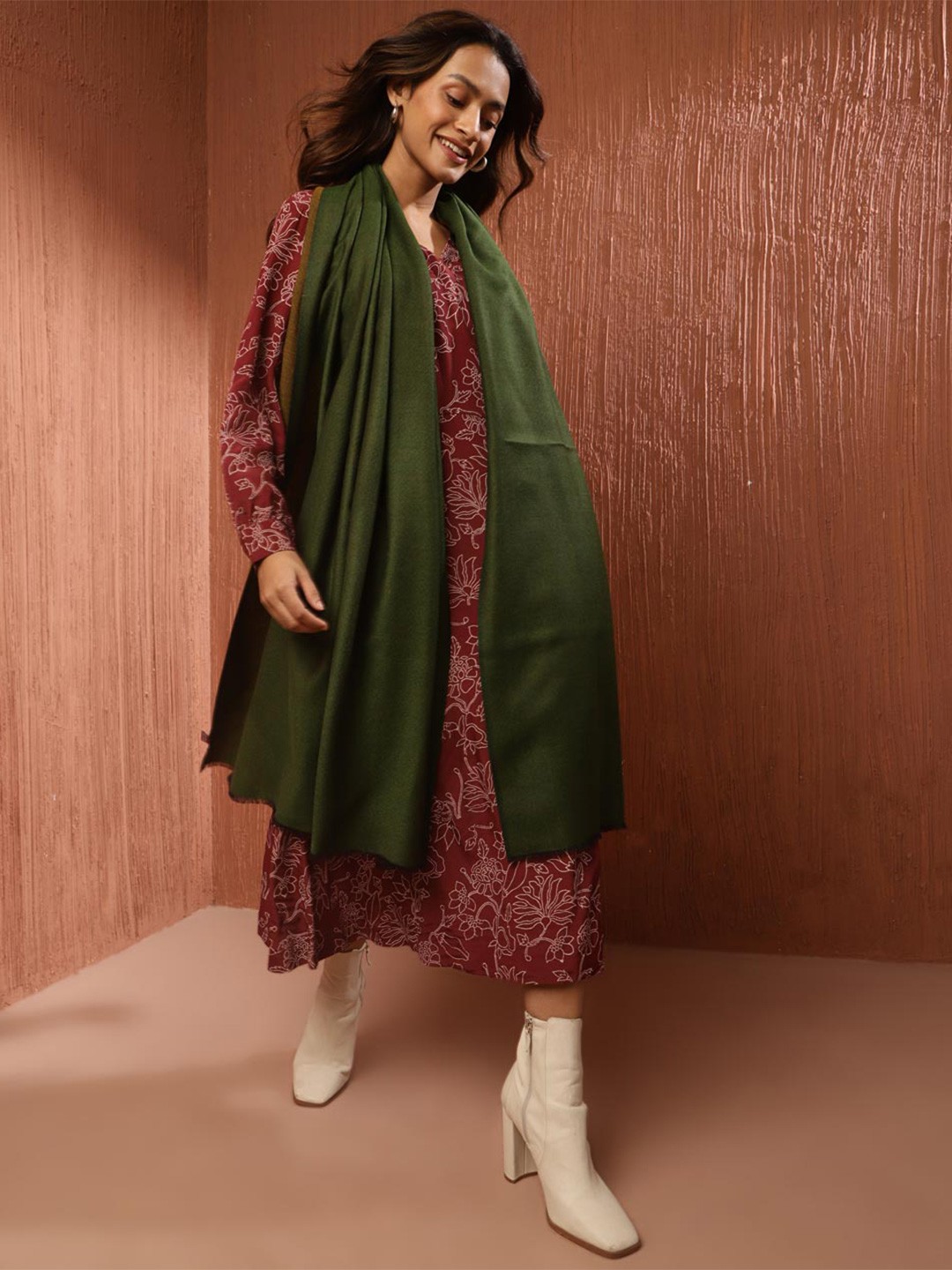 

Fabindia Pure Woolen Shawl, Olive