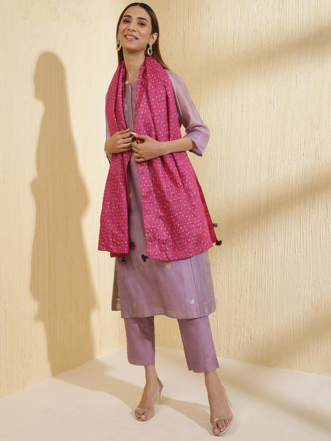 

Fabindia Geometric Woven Design Silk Stole, Pink