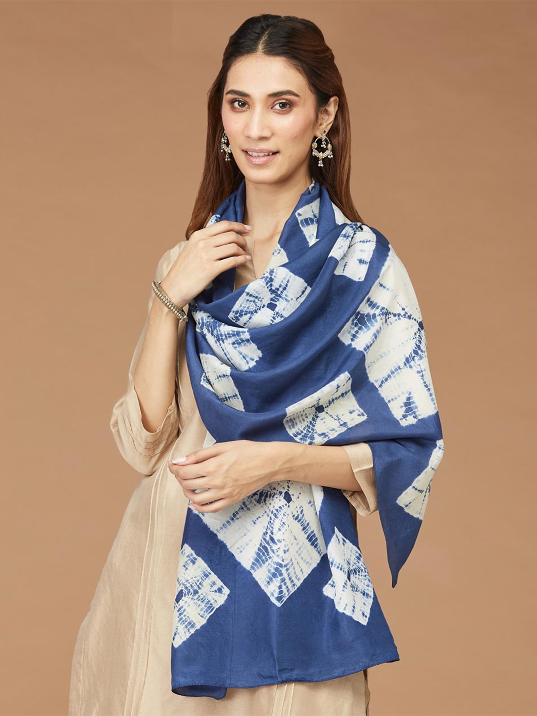 

Fabindia Women Tie & Dye Printed Silk Stole, Blue