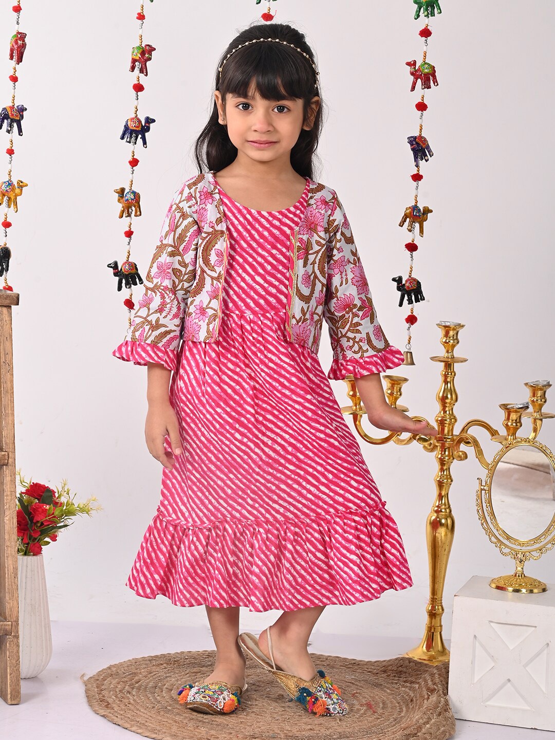 

Sangria Girls Round Neck Cotton Sleeveless Lehriya Dress With Printed Jacket, Pink