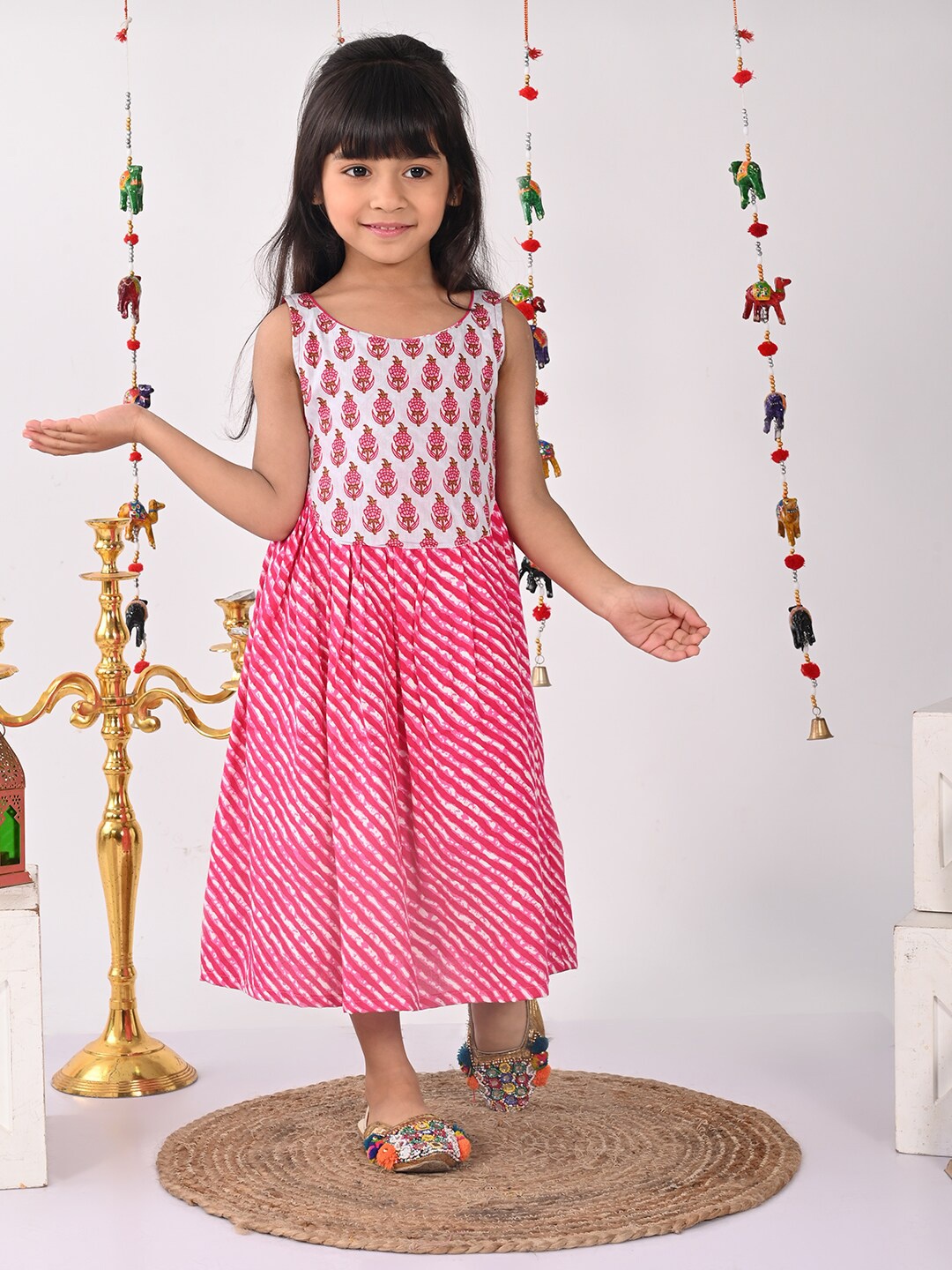 

Sangria Girls Ethnic Motifs Printed Shoulder Straps Pure Cotton A-Line Dresses, Pink