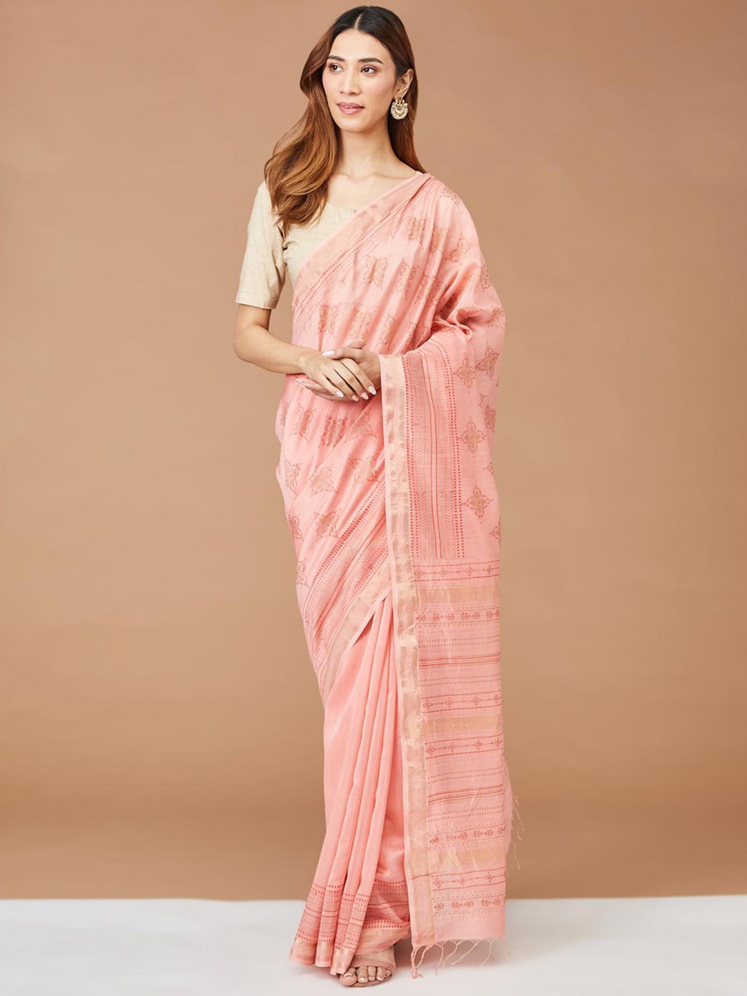 

Fabindia Pink & GoldToned Floral Silk Cotton Block Print Saree
